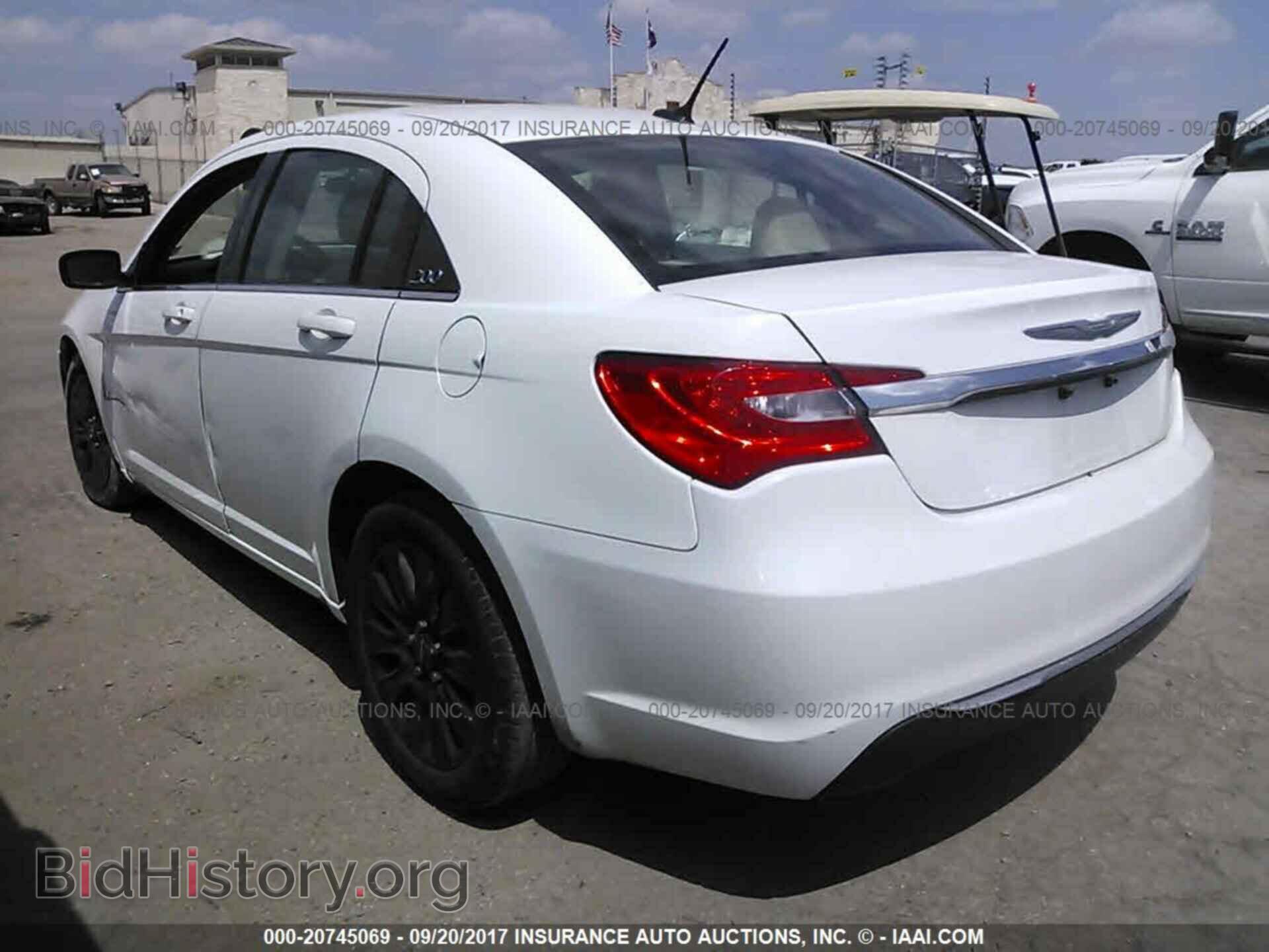 2013 Chrysler 200 - VIN: 1C3CCBAB4DN561251 - Photo 3