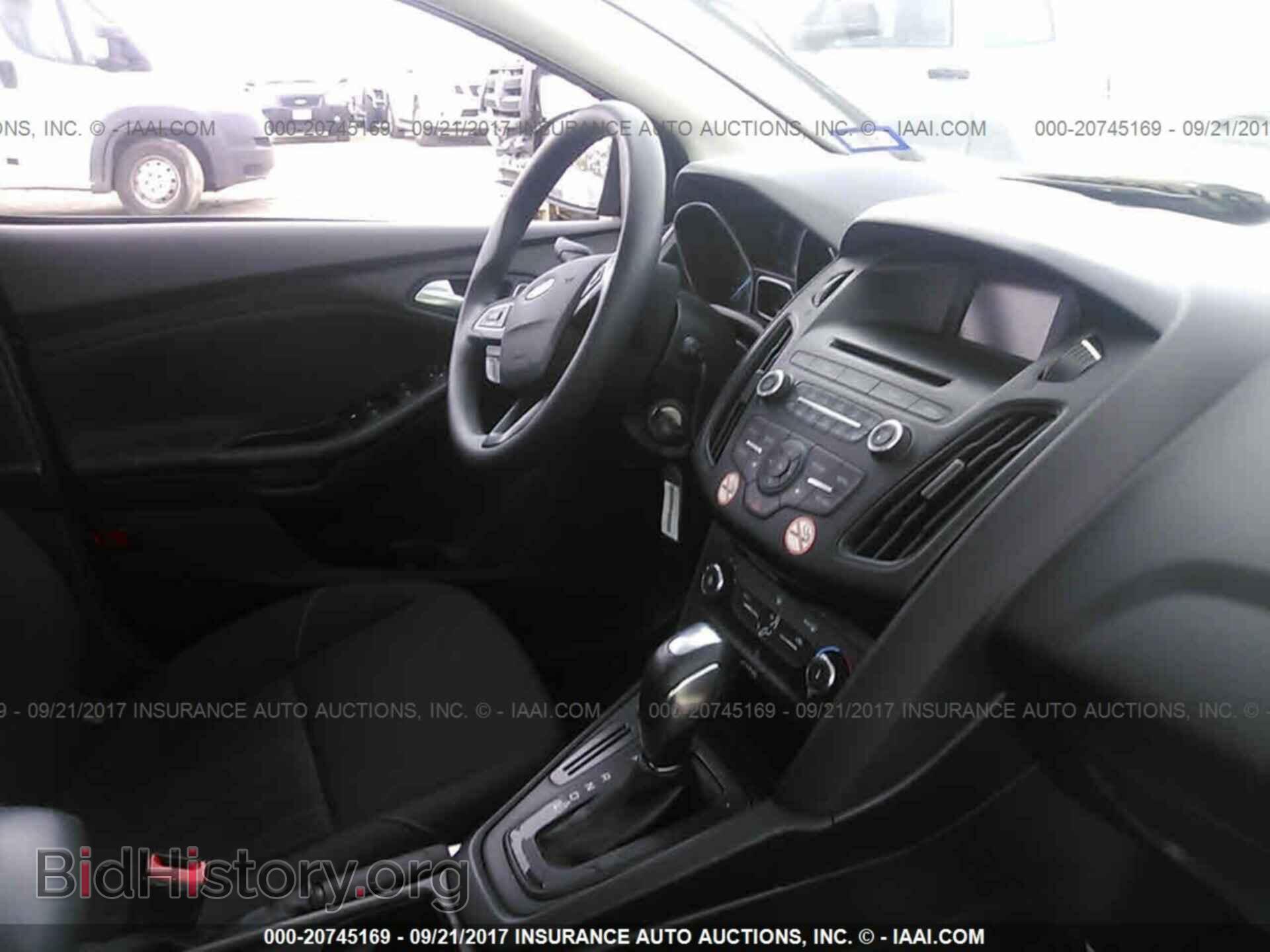 2016 Ford Focus - VIN: 1FADP3K2XGL284555 - Фото 5