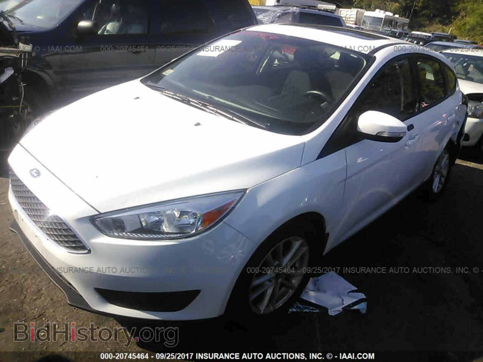 2016 Ford Focus - VIN: 1FADP3K27GL227956 - Photo 2