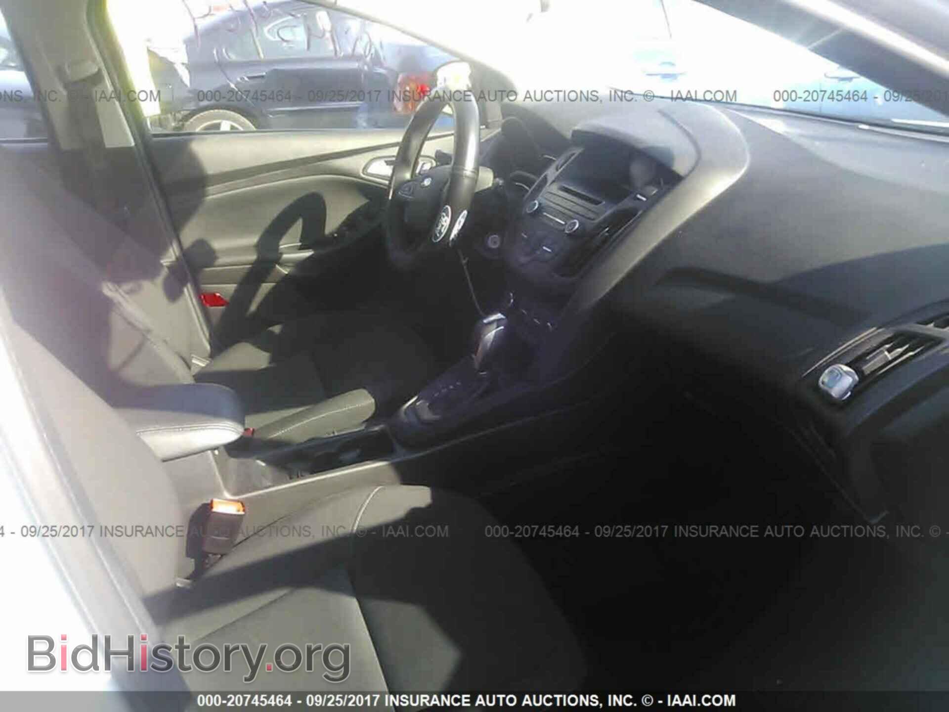 2016 Ford Focus - VIN: 1FADP3K27GL227956 - Photo 5