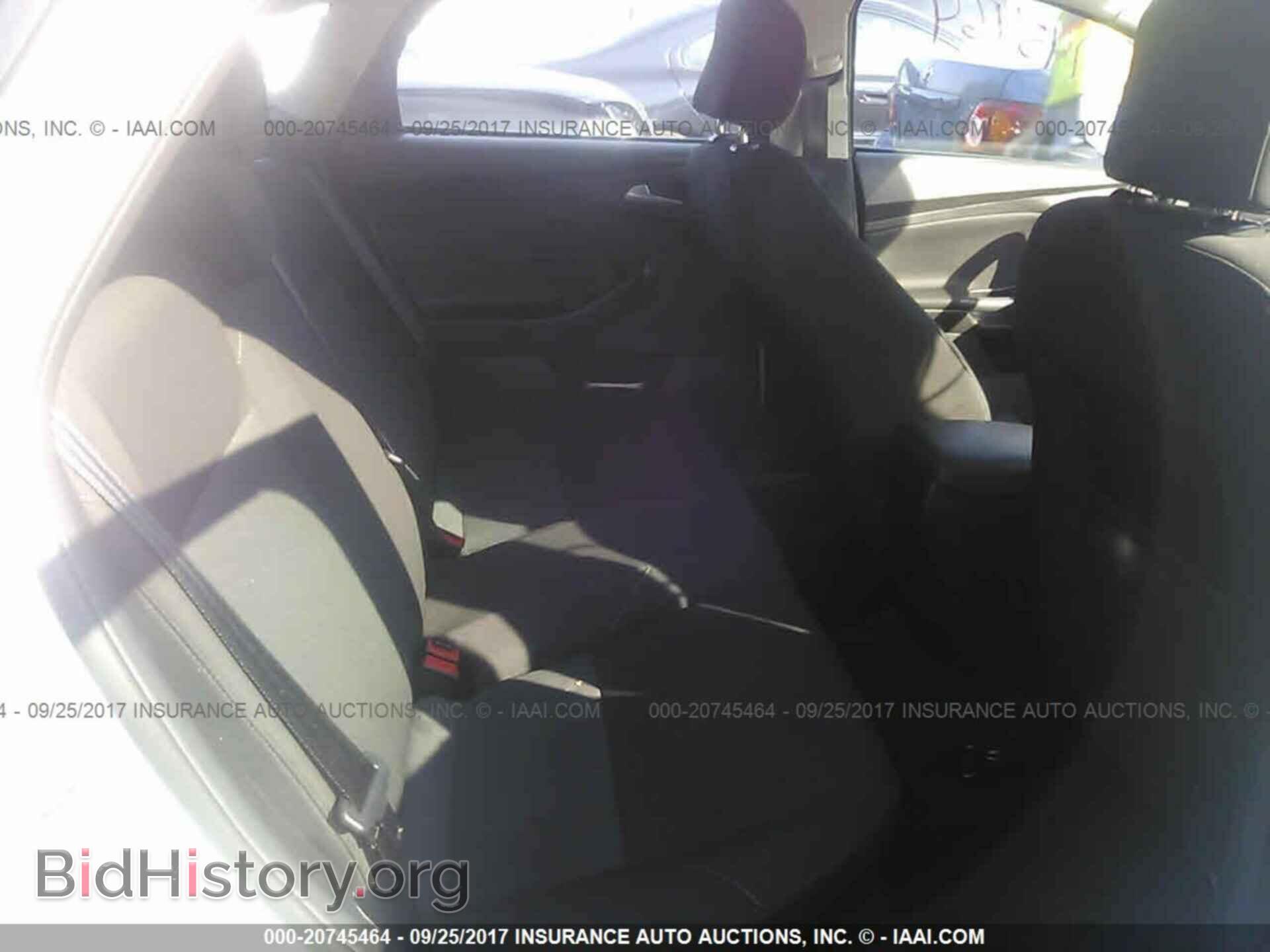 2016 Ford Focus - VIN: 1FADP3K27GL227956 - Photo 8
