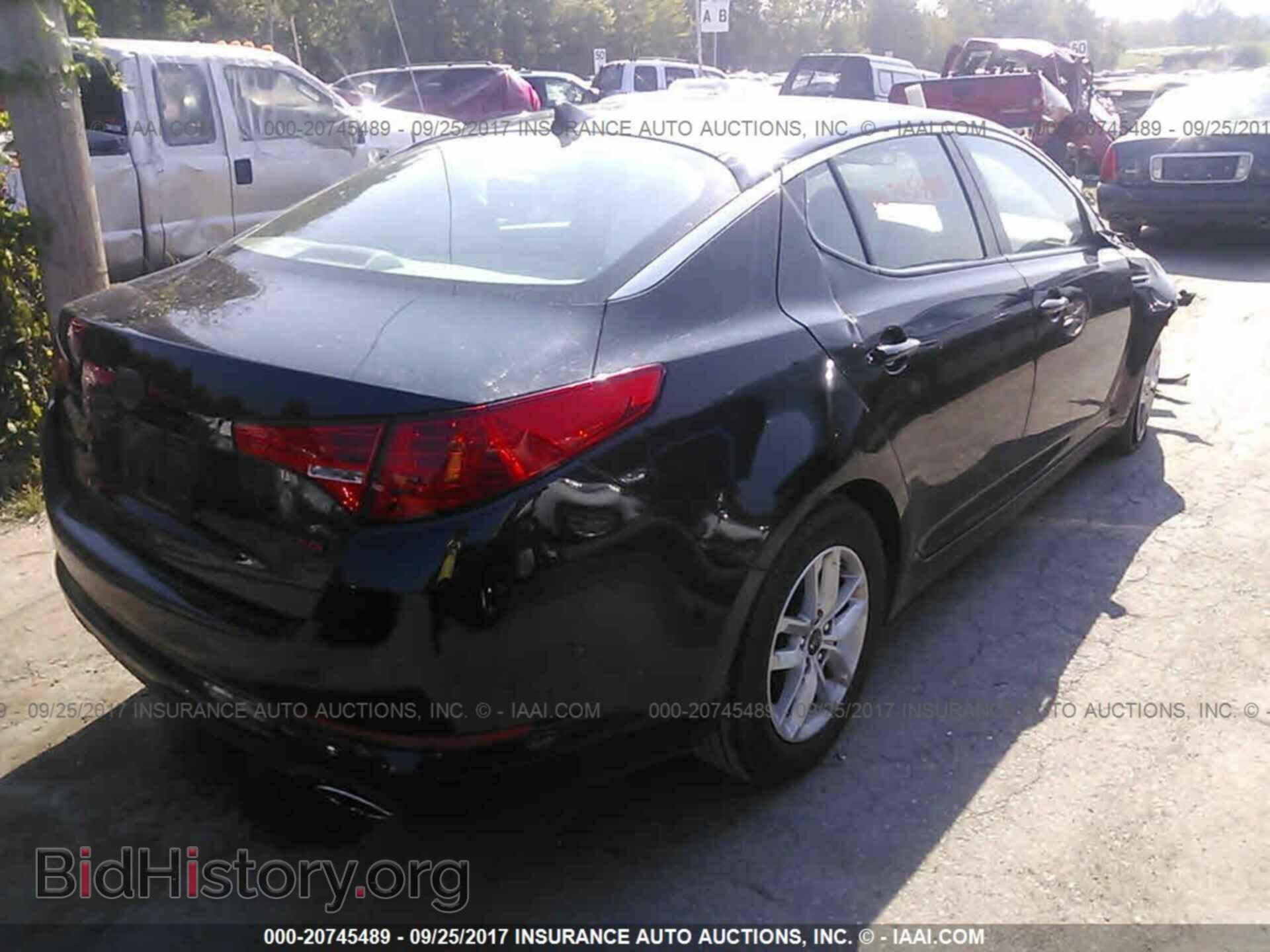 2011 Kia Optima - VIN: KNAGM4A70B5096981 - Photo 4