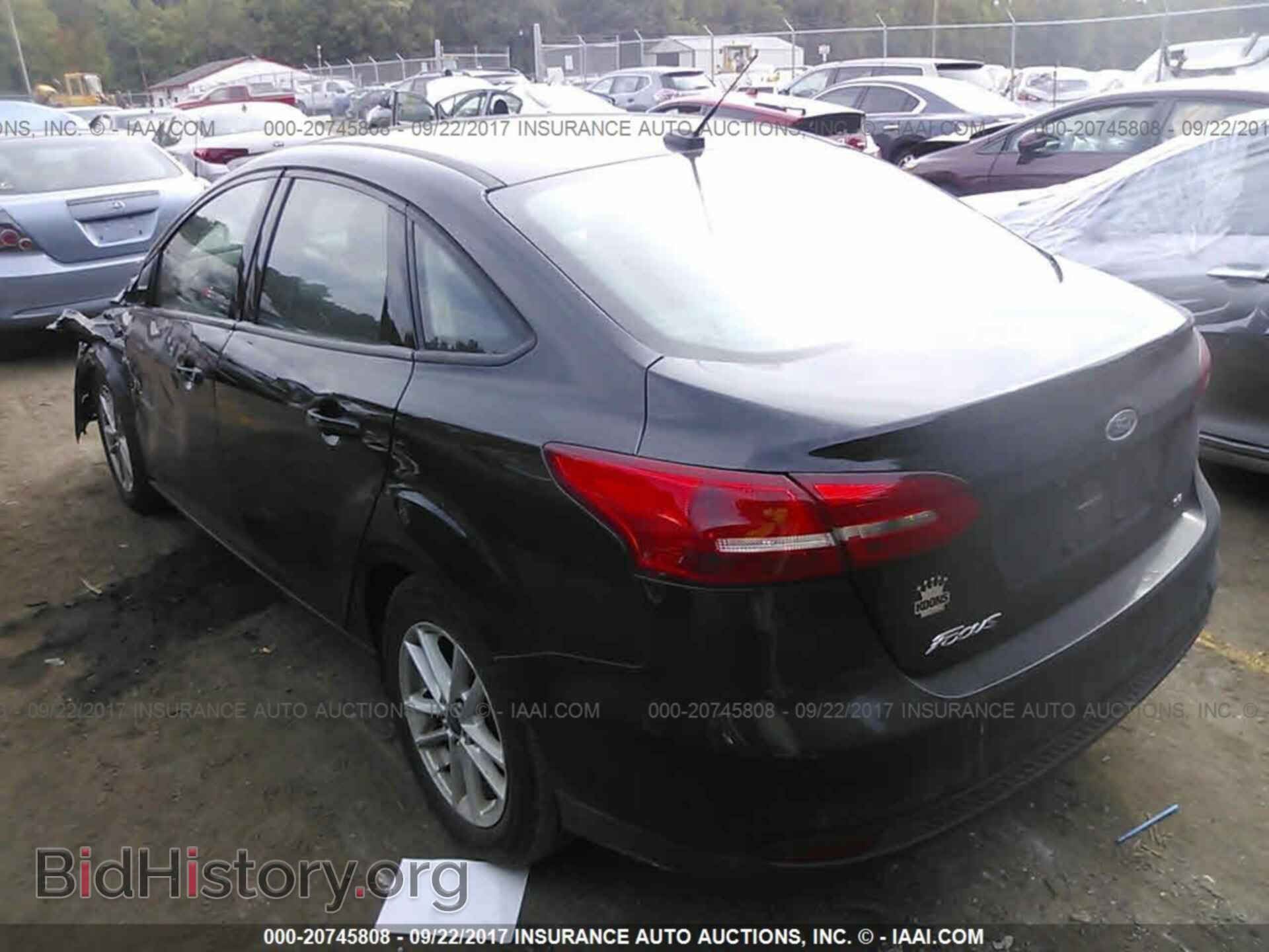 2016 Ford Focus - VIN: 1FADP3F23GL368226 - Photo 3