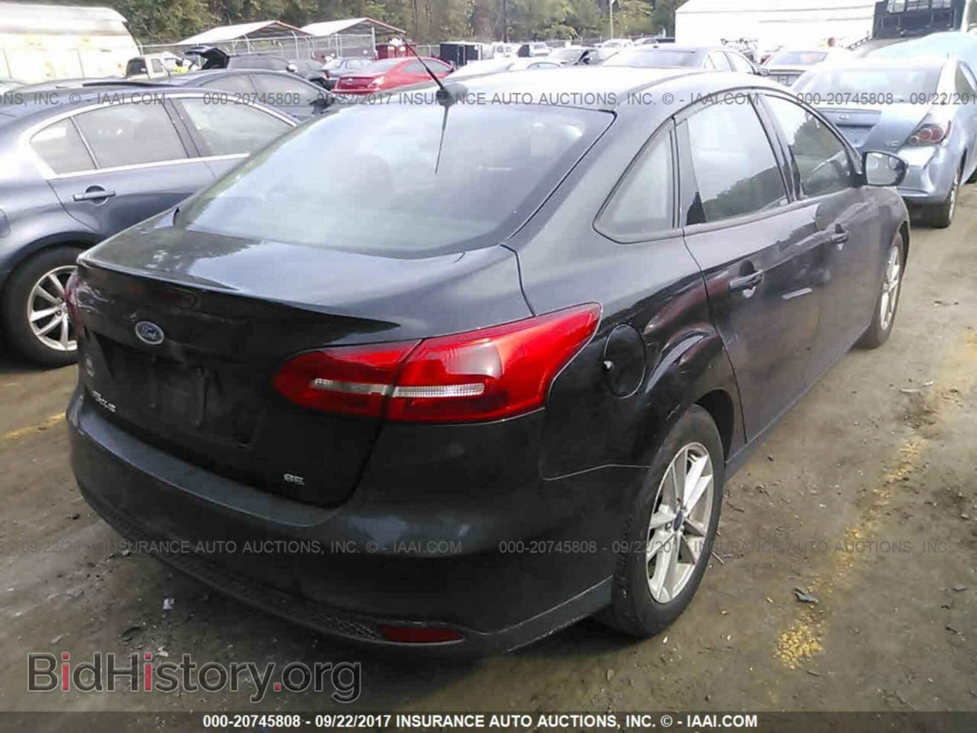 2016 Ford Focus - VIN: 1FADP3F23GL368226 - Photo 4