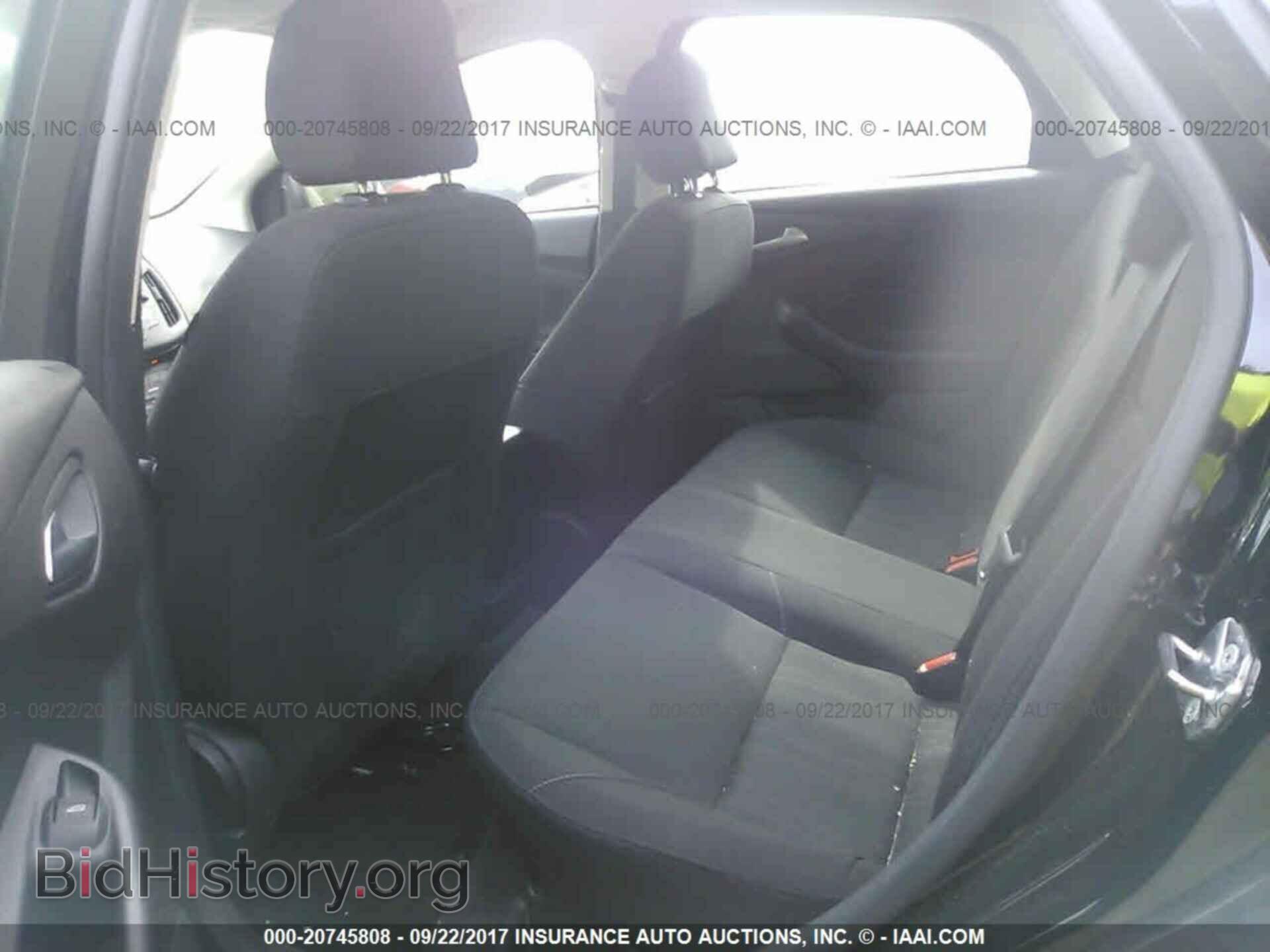 2016 Ford Focus - VIN: 1FADP3F23GL368226 - Photo 8