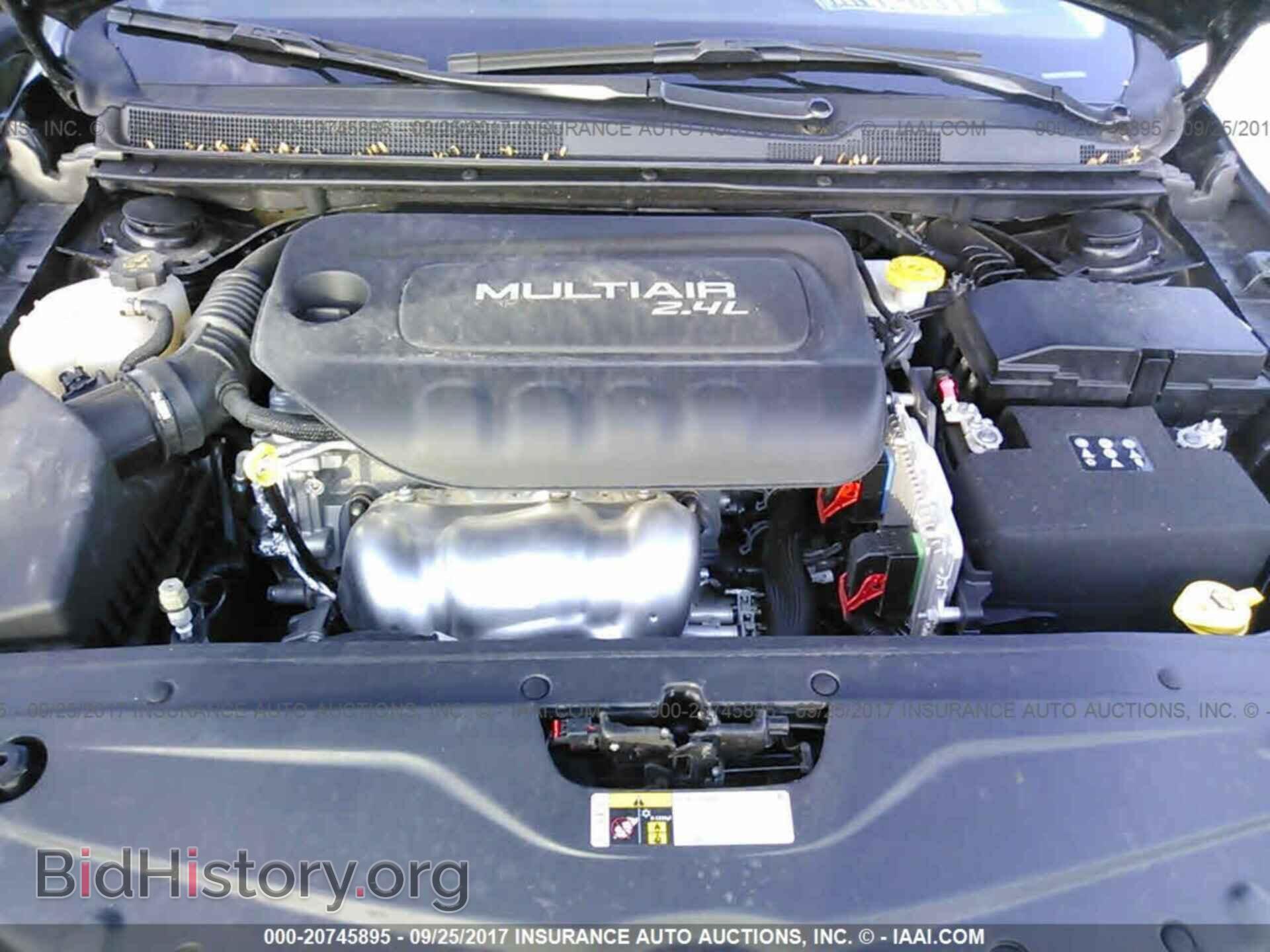 2016 Chrysler 200 - VIN: 1C3CCCABXGN182359 - Фото 10