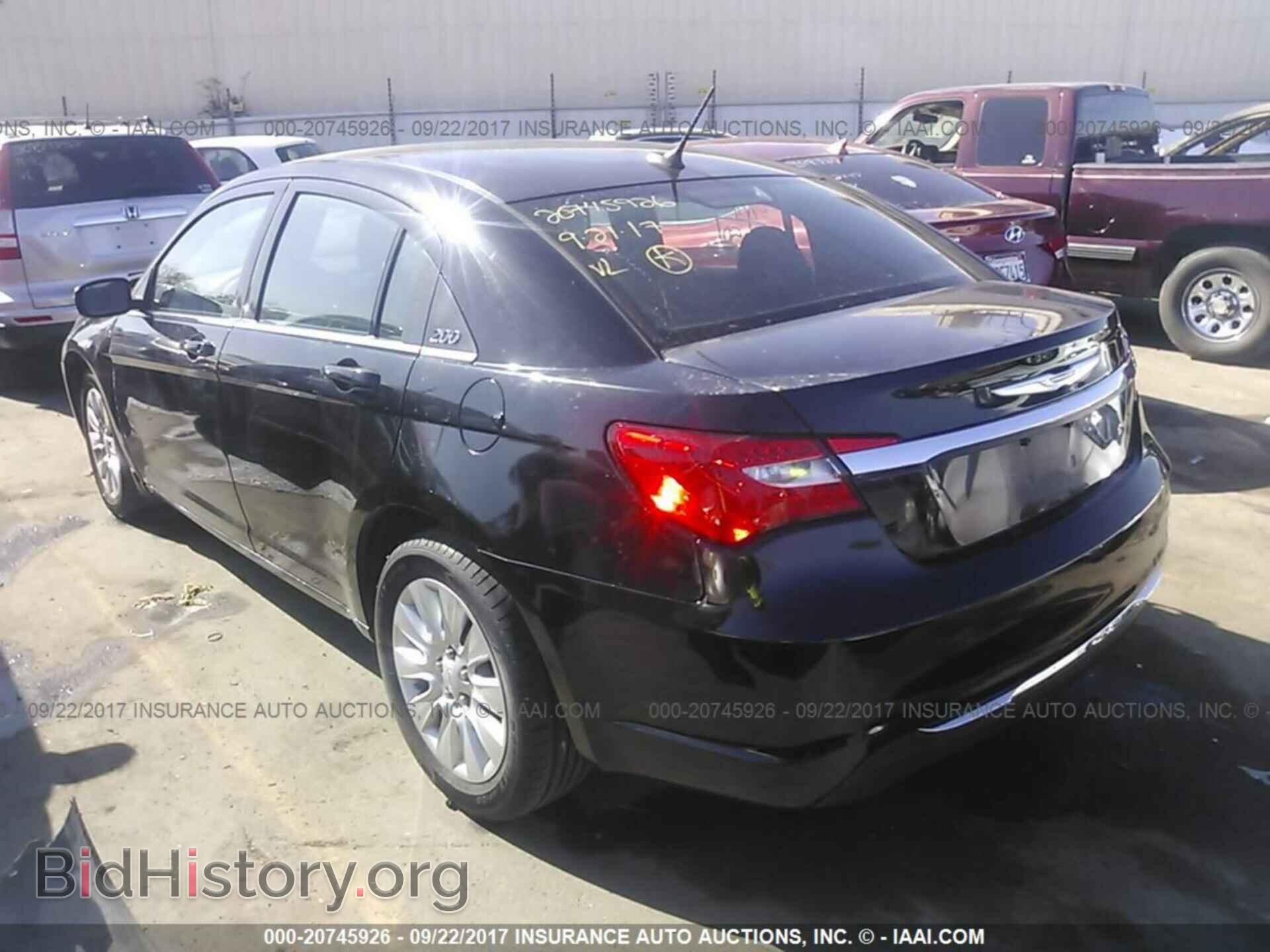 2013 Chrysler 200 - VIN: 1C3CCBAB9DN561150 - Фото 3