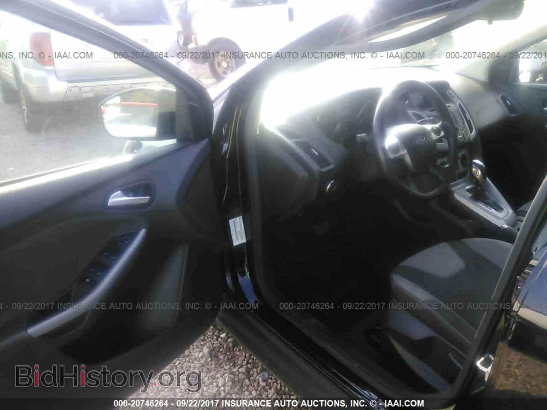 2012 Ford Focus - VIN: 1FAHP3F24CL276277 - Photo 5