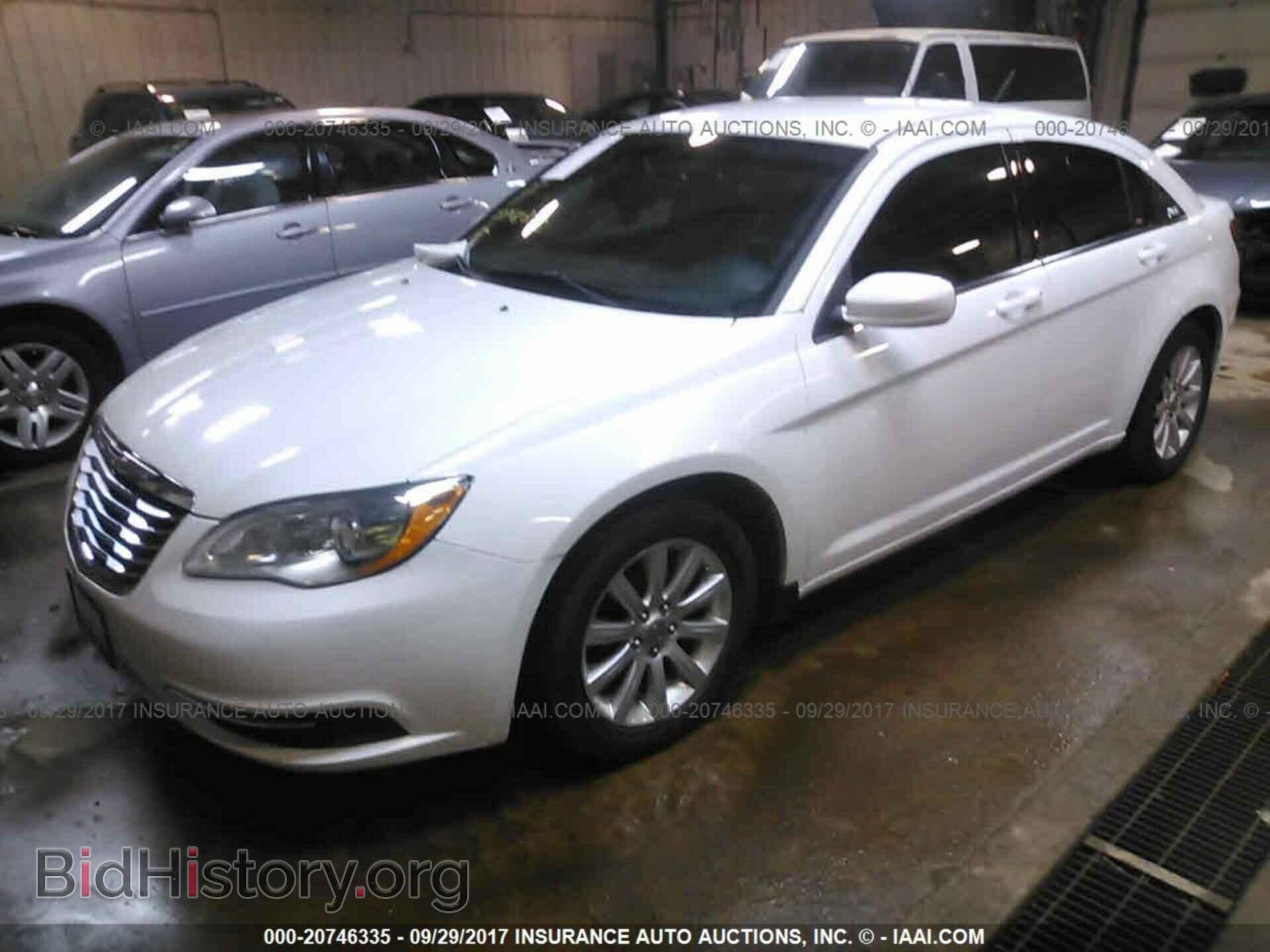 2013 Chrysler 200 - VIN: 1C3CCBBG8DN573249 - Photo 2