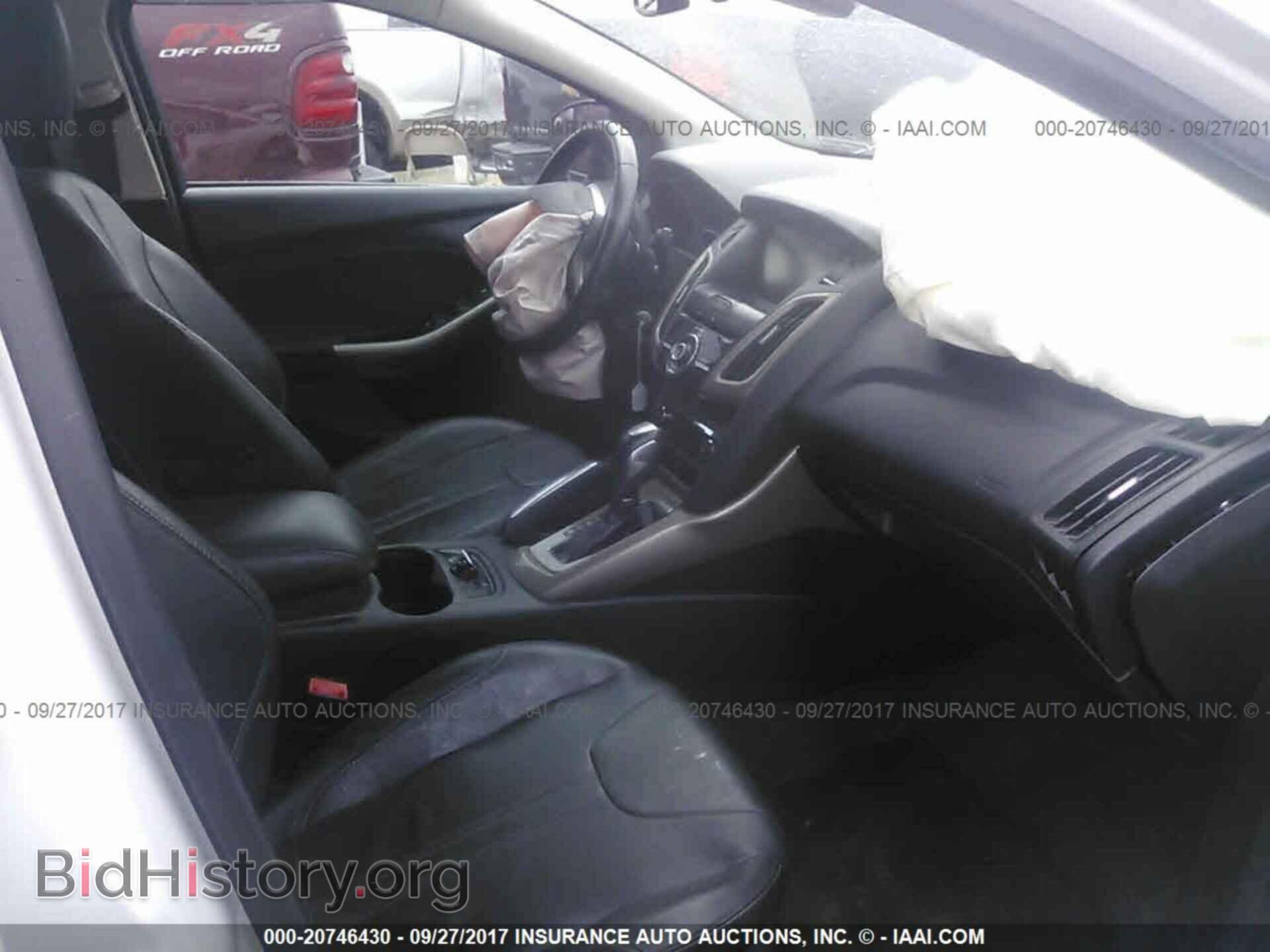2012 Ford Focus - VIN: 1FAHP3H2XCL215531 - Photo 5