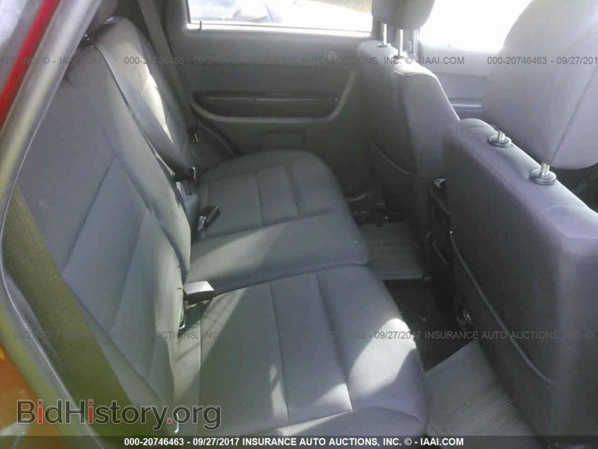 2011 Ford Escape - VIN: 1FMCU0DG8BKB10886 - Photo 8