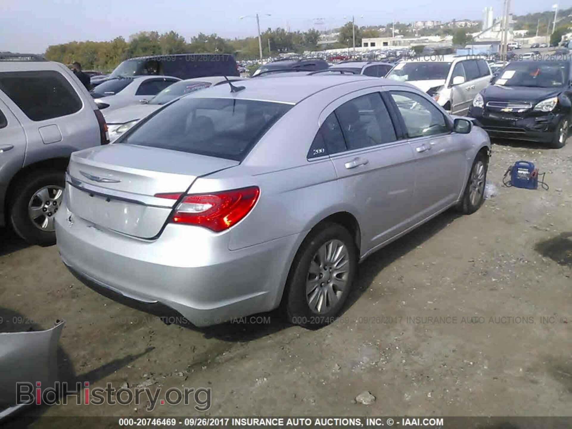 2012 Chrysler 200 - VIN: 1C3CCBAB5CN296046 - Фото 4