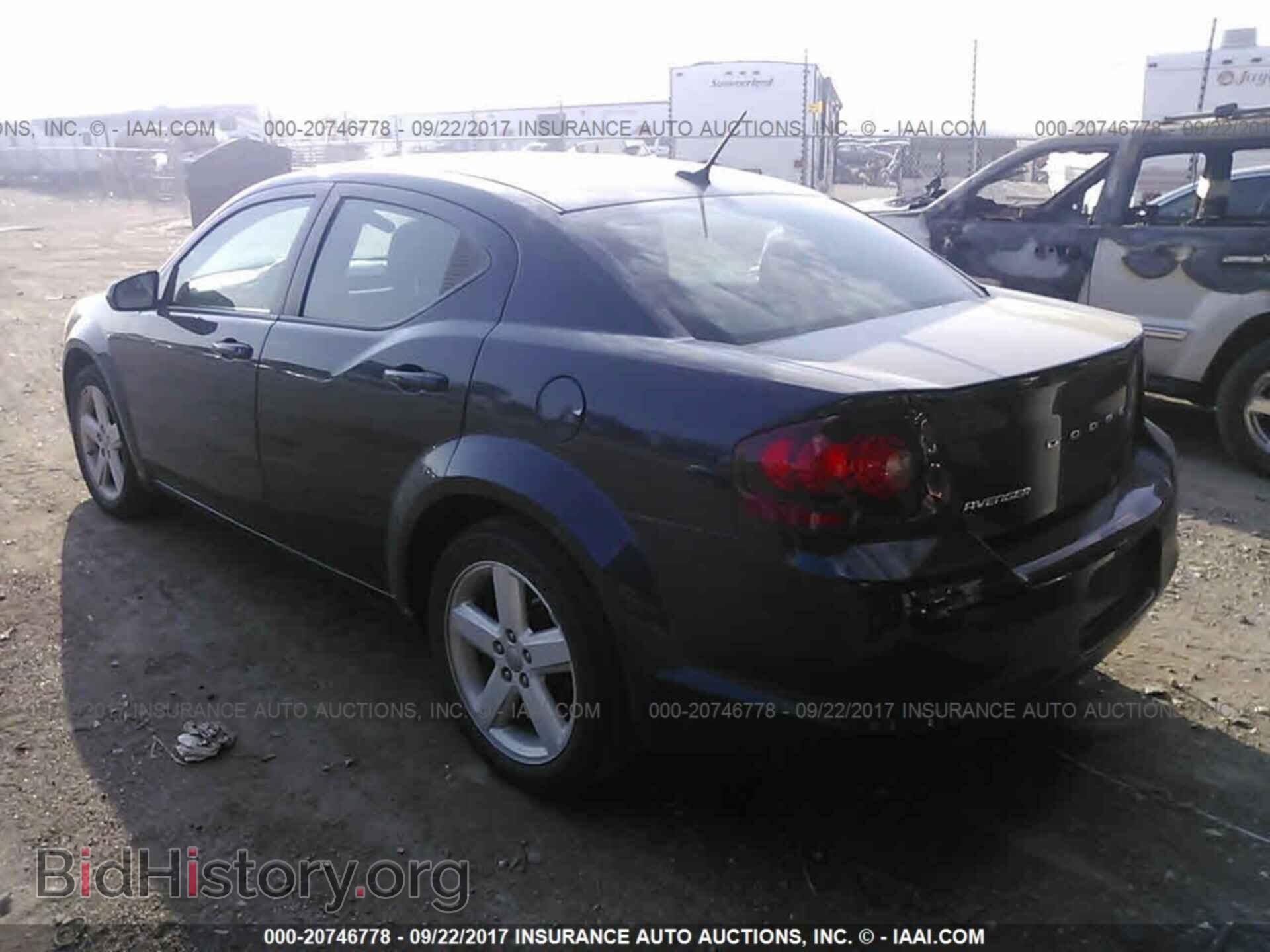2011 Dodge Avenger - VIN: 1B3BD1FB2BN573565 - Photo 3
