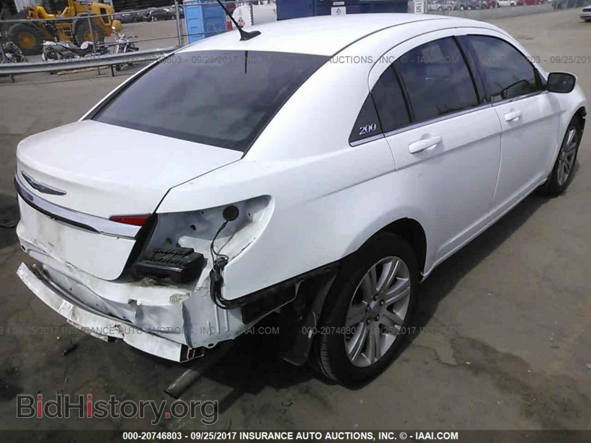 2014 Chrysler 200 - VIN: 1C3CCBBB4EN186123 - Фото 4