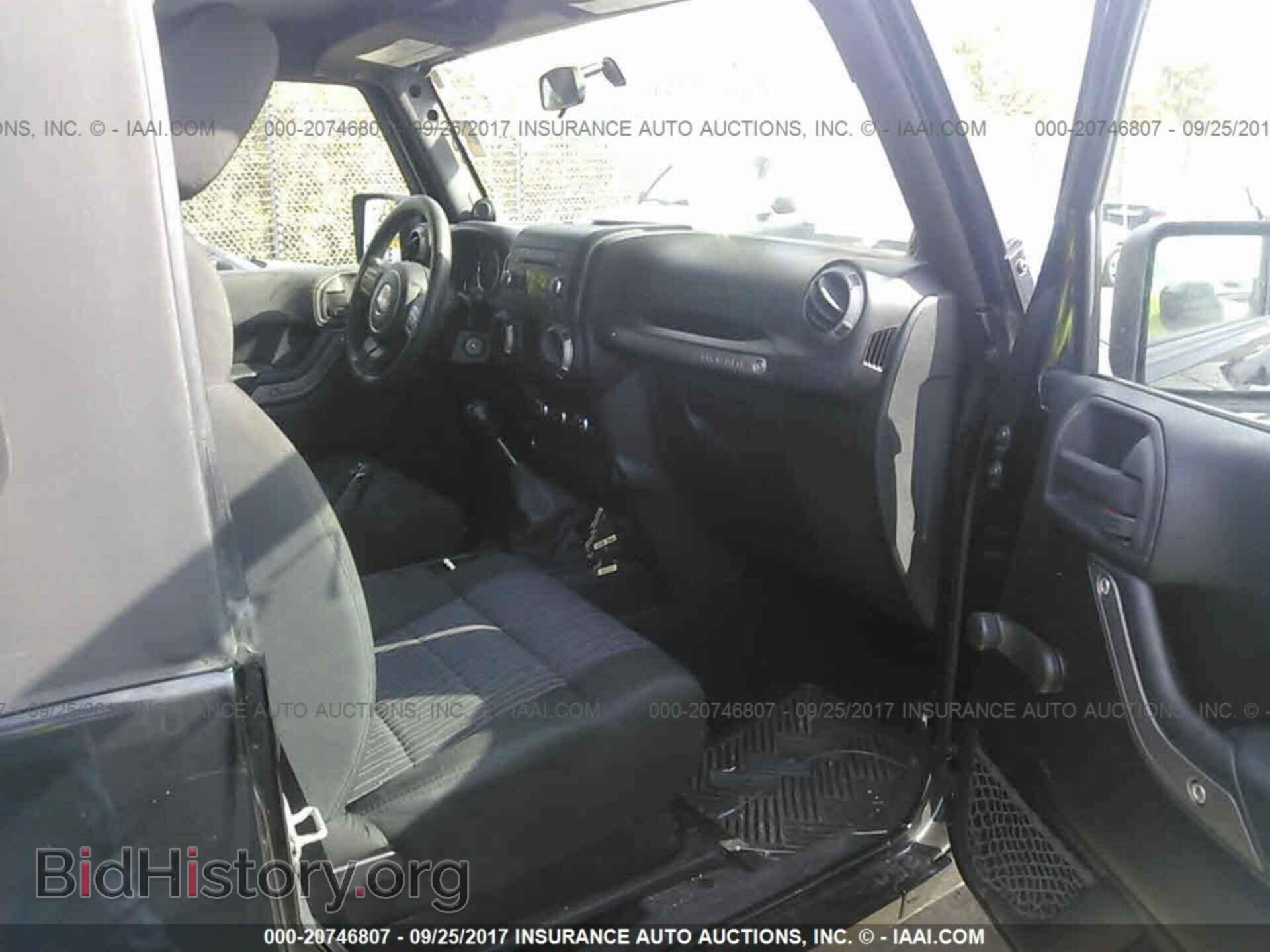 2011 Jeep Wrangler - VIN: 1J4AA2D15BL510520 - Фото 5