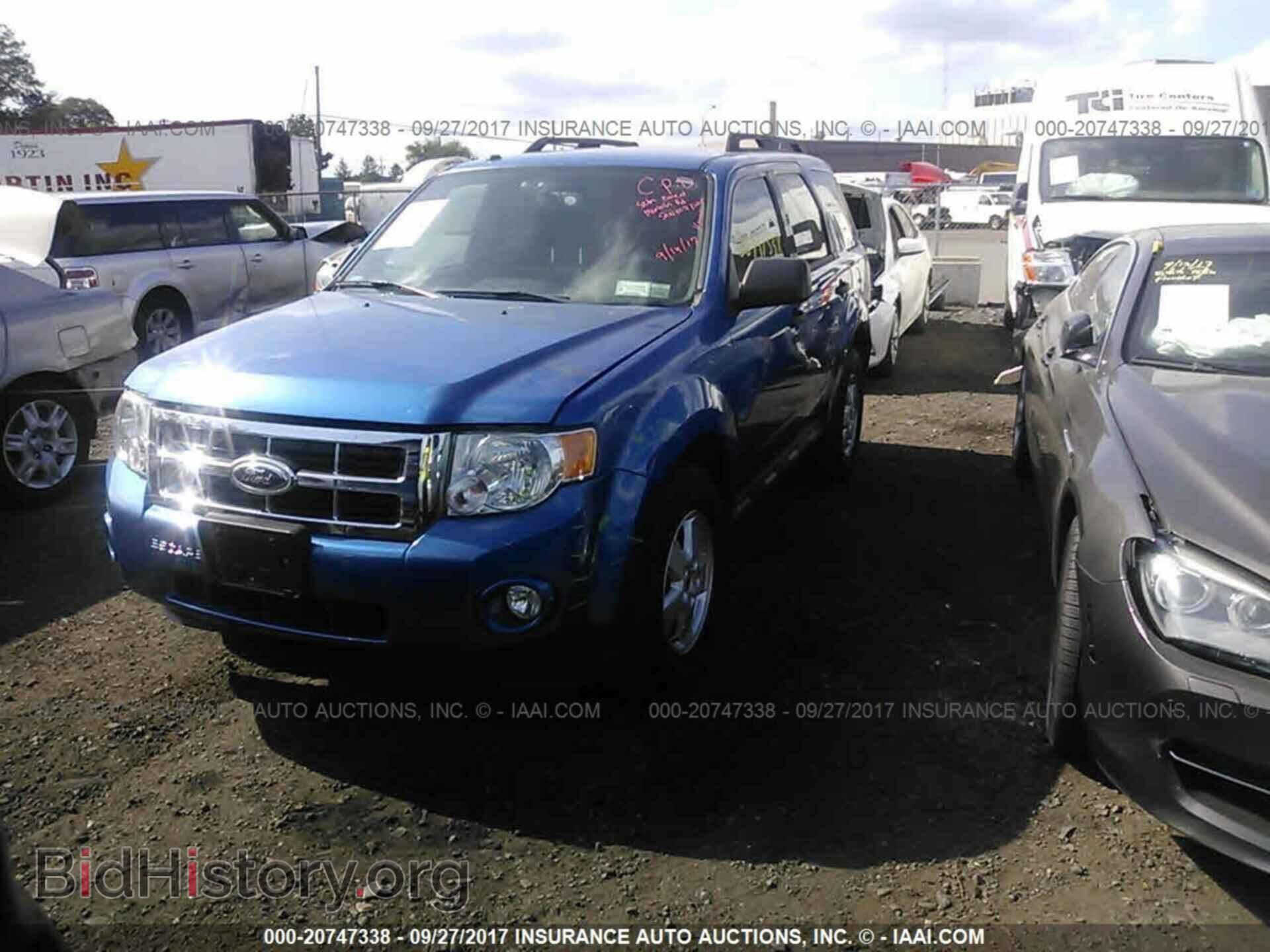 2012 Ford Escape - VIN: 1FMCU9D77CKC46805 - Фото 2