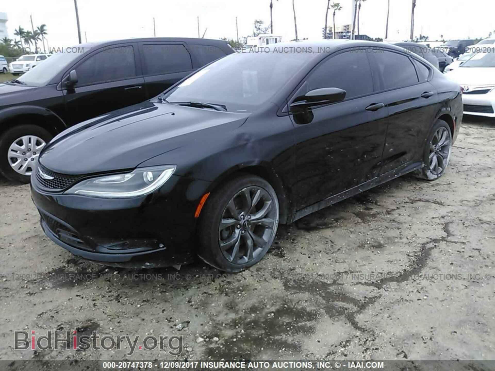 2015 Chrysler 200 - VIN: 1C3CCCBB7FN696876 - Photo 2