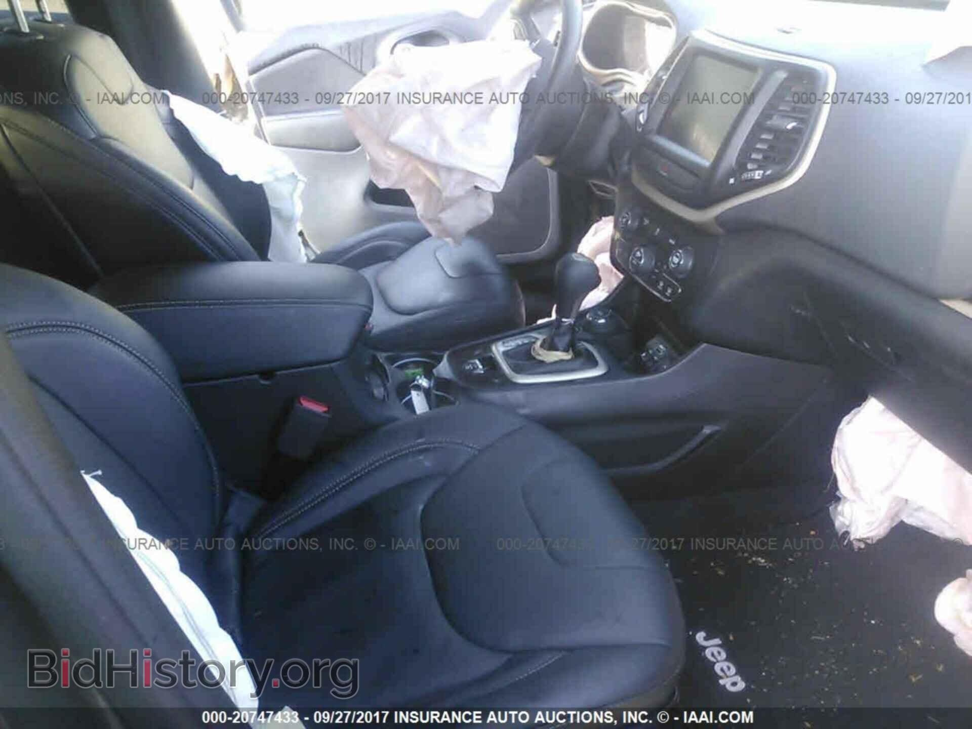 2017 Jeep Cherokee - VIN: 1C4PJMDB2HW613051 - Фото 4