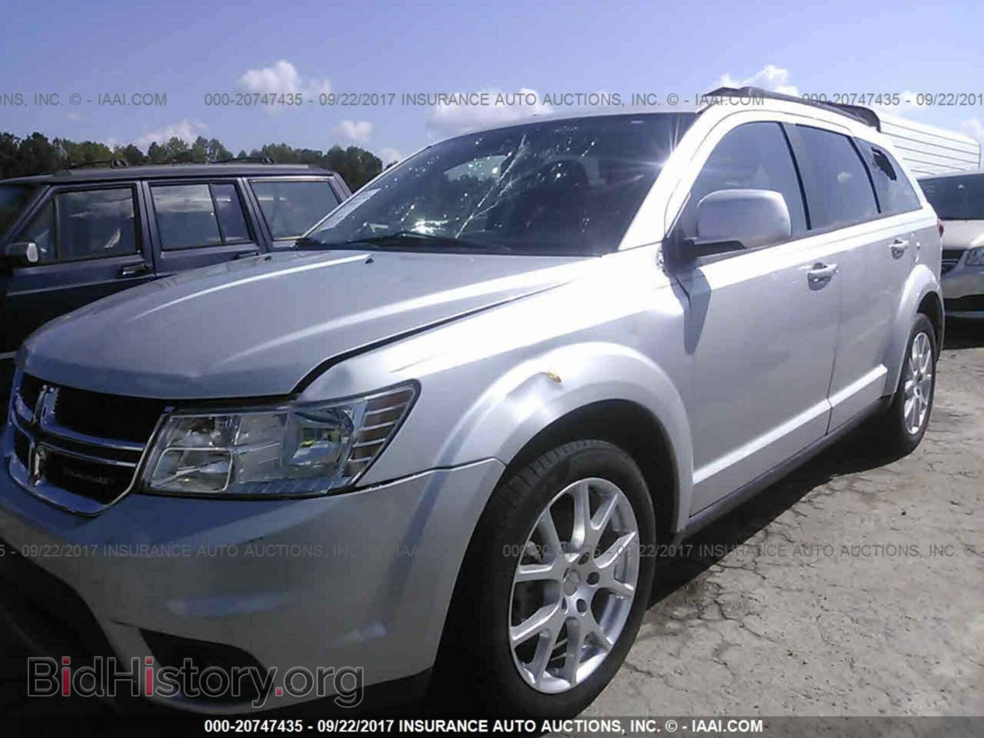 2014 Dodge Journey - VIN: 3C4PDCBB8ET143436 - Фото 2