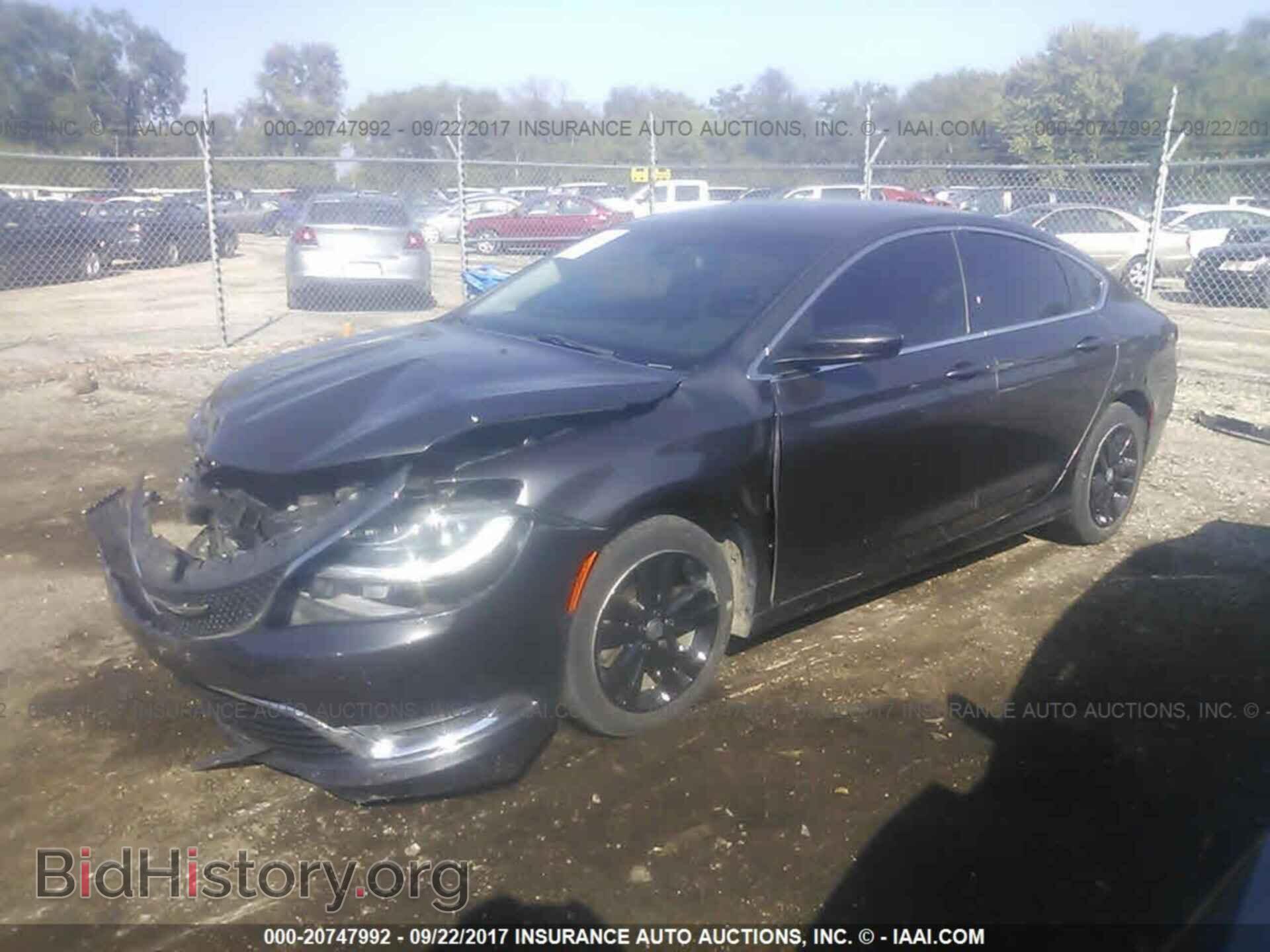 2015 Chrysler 200 - VIN: 1C3CCCAB8FN596318 - Photo 2