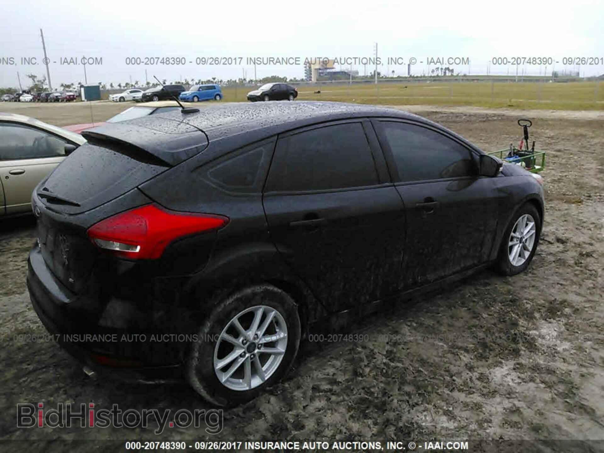 2017 Ford Focus - VIN: 1FADP3K26HL282397 - Photo 4