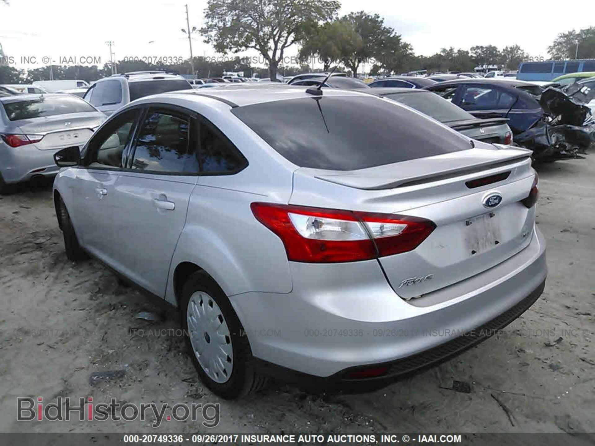 2012 Ford Focus - VIN: 1FAHP3F2XCL335767 - Photo 3