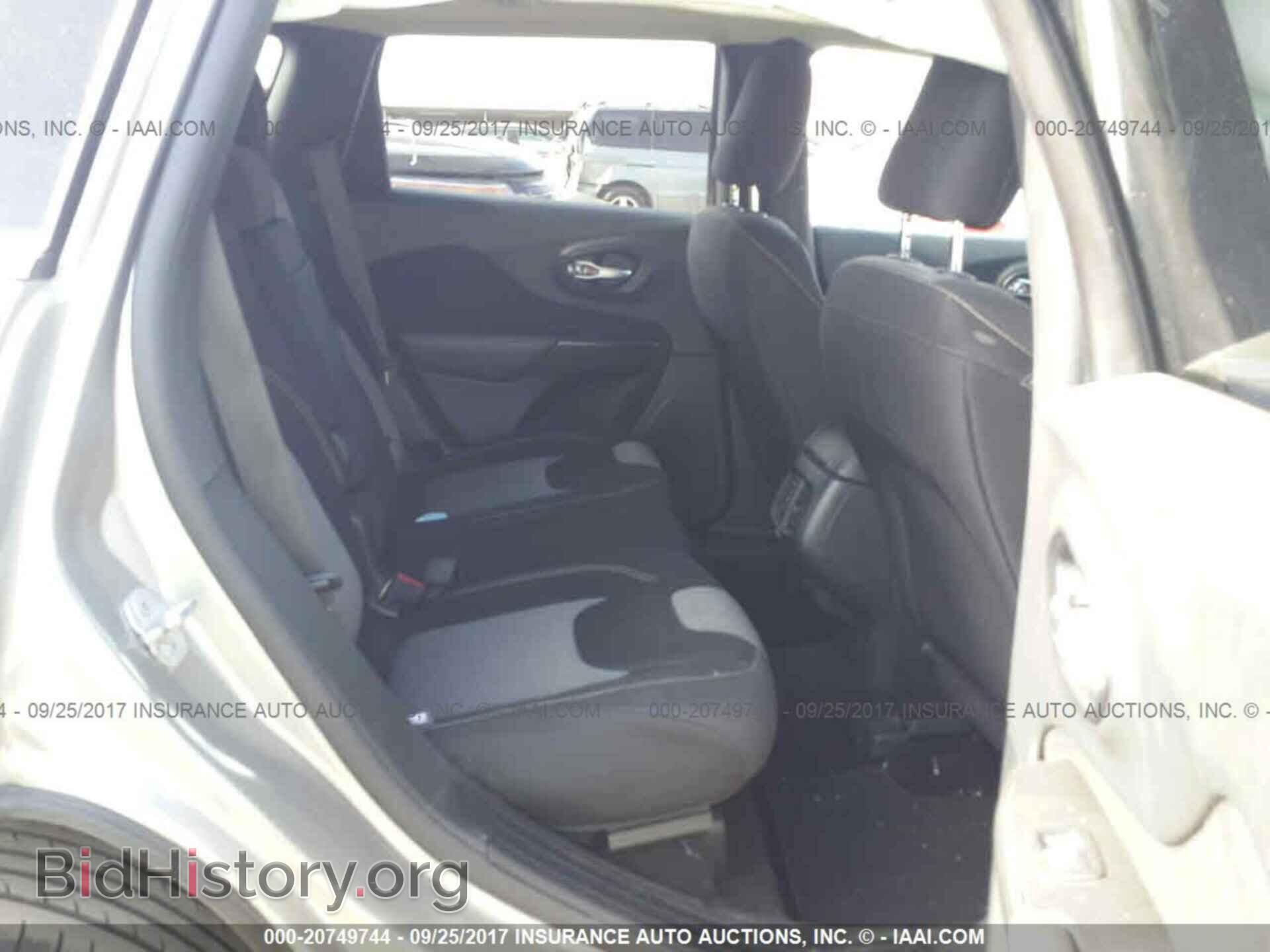 2014 Jeep Cherokee - VIN: 1C4PJLCB4EW225679 - Фото 8