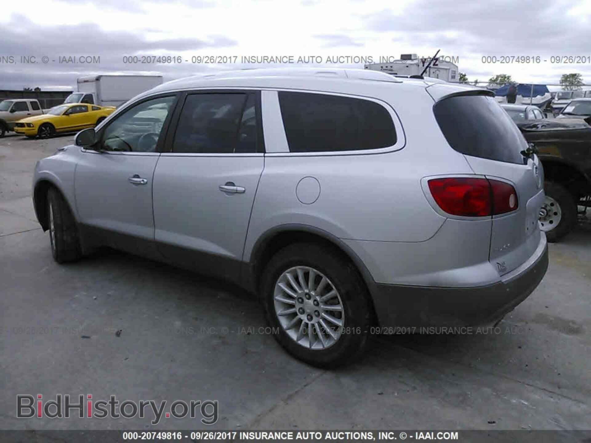 2011 Buick Enclave - VIN: 5GAKVBED3BJ358676 - Фото 3