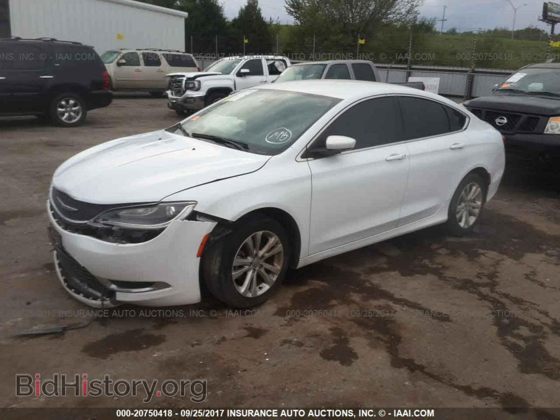 2015 Chrysler 200 - VIN: 1C3CCCAB3FN571570 - Photo 2