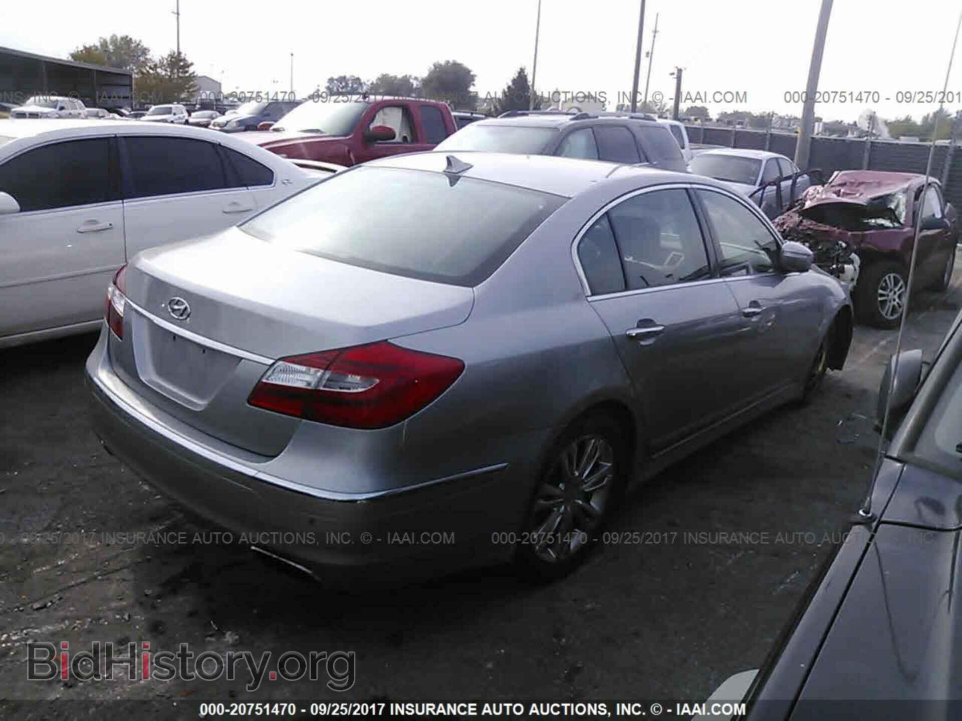 2012 Hyundai Genesis - VIN: KMHGC4DD7CU188079 - Фото 4