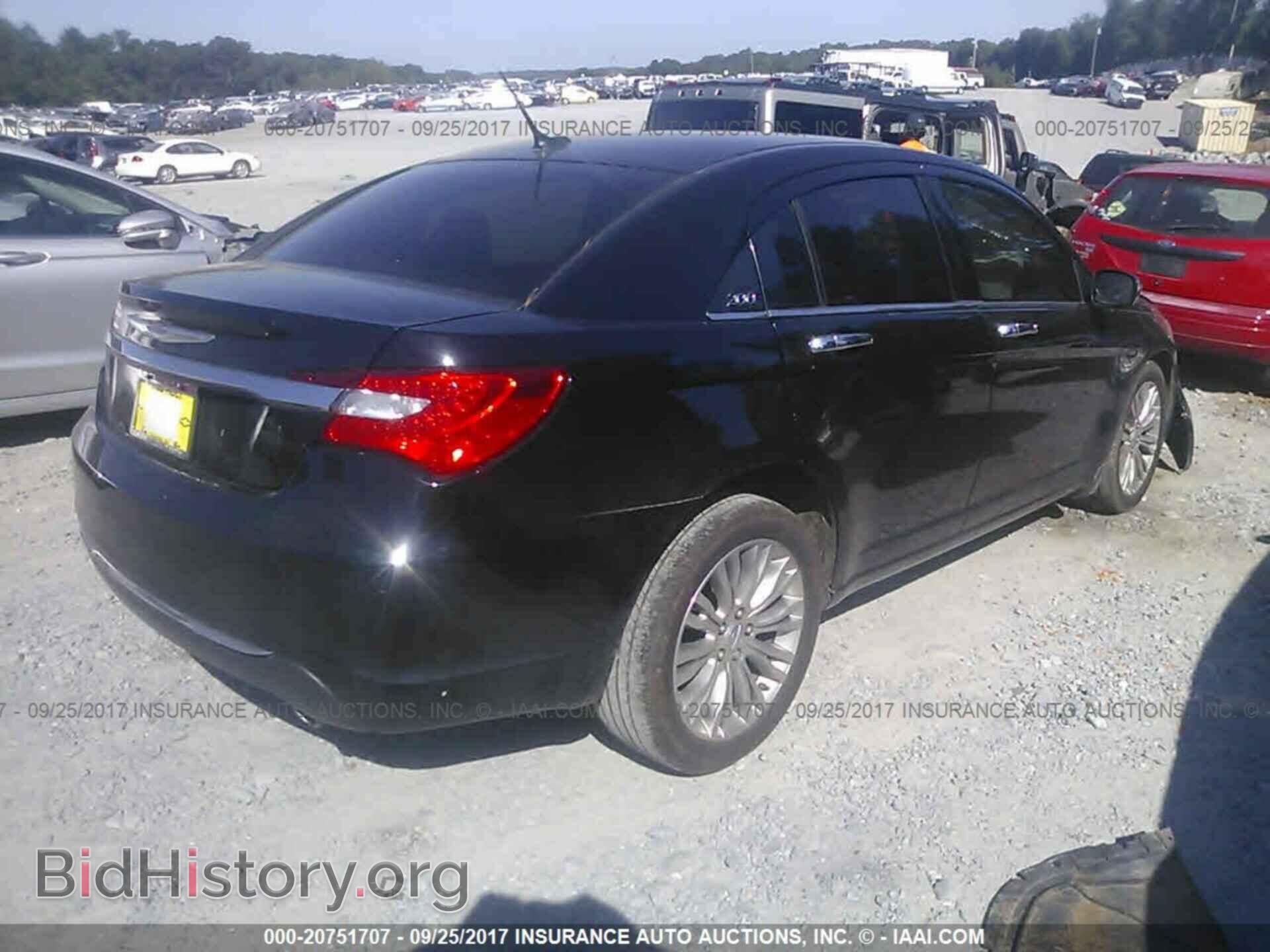 2011 Chrysler 200 - VIN: 1C3BC2FG1BN618440 - Photo 4