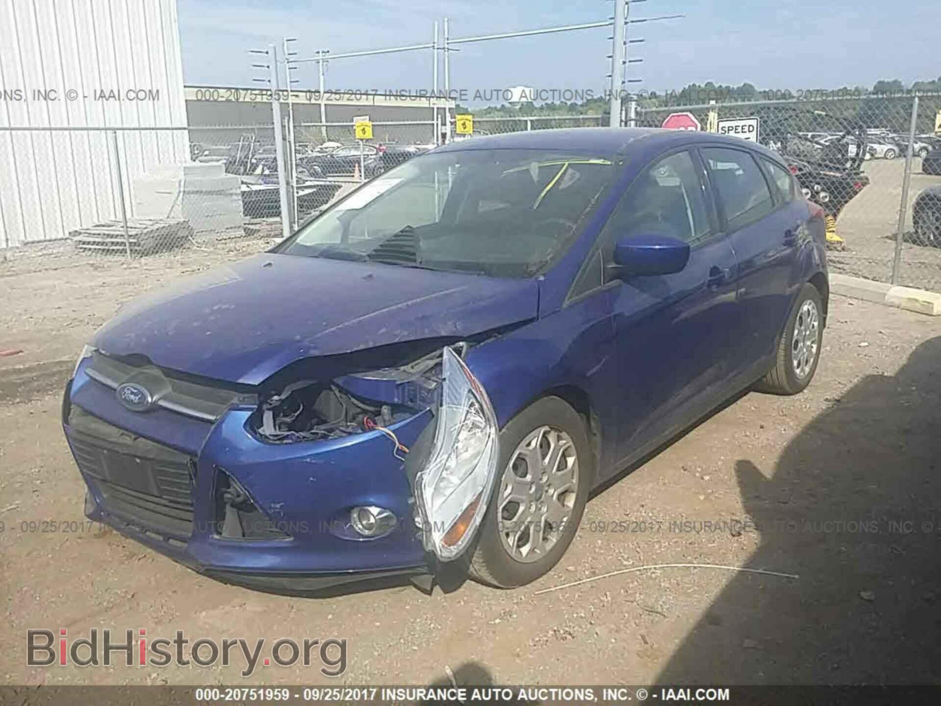 2012 Ford Focus - VIN: 1FAHP3K29CL323857 - Photo 2