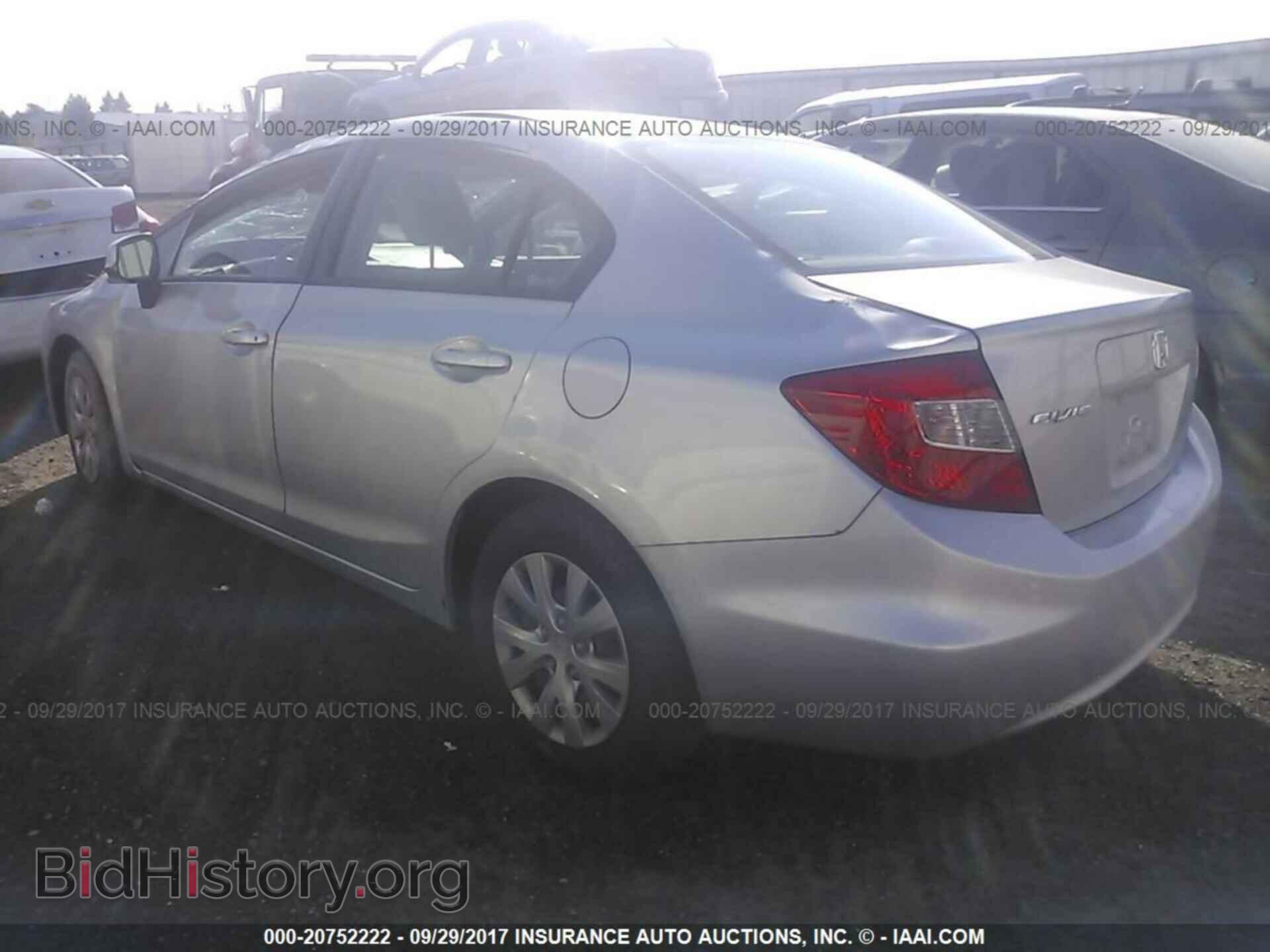 2012 Honda Civic - VIN: 2HGFB2F56CH567236 - Photo 3