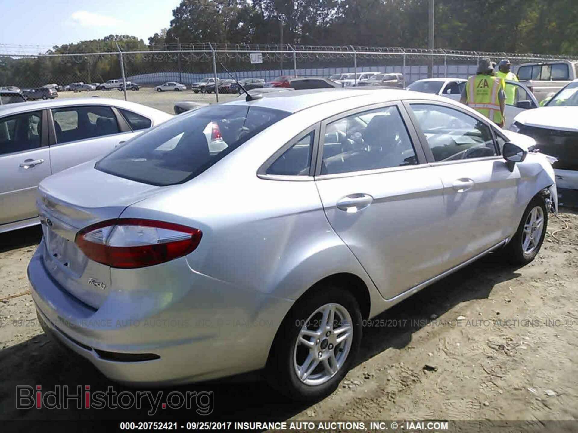2017 Ford Fiesta - VIN: 3FADP4BJ6HM131281 - Фото 4