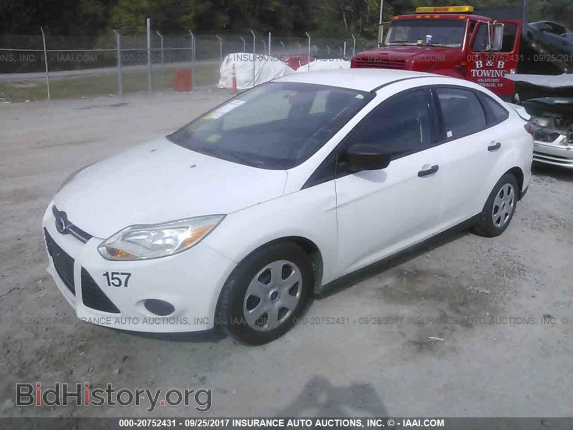 2013 Ford Focus - VIN: 1FADP3E2XDL318453 - Фото 2