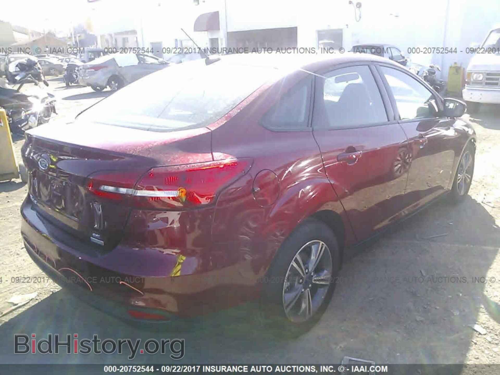2017 Ford Focus - VIN: 1FADP3FE7HL255228 - Photo 4