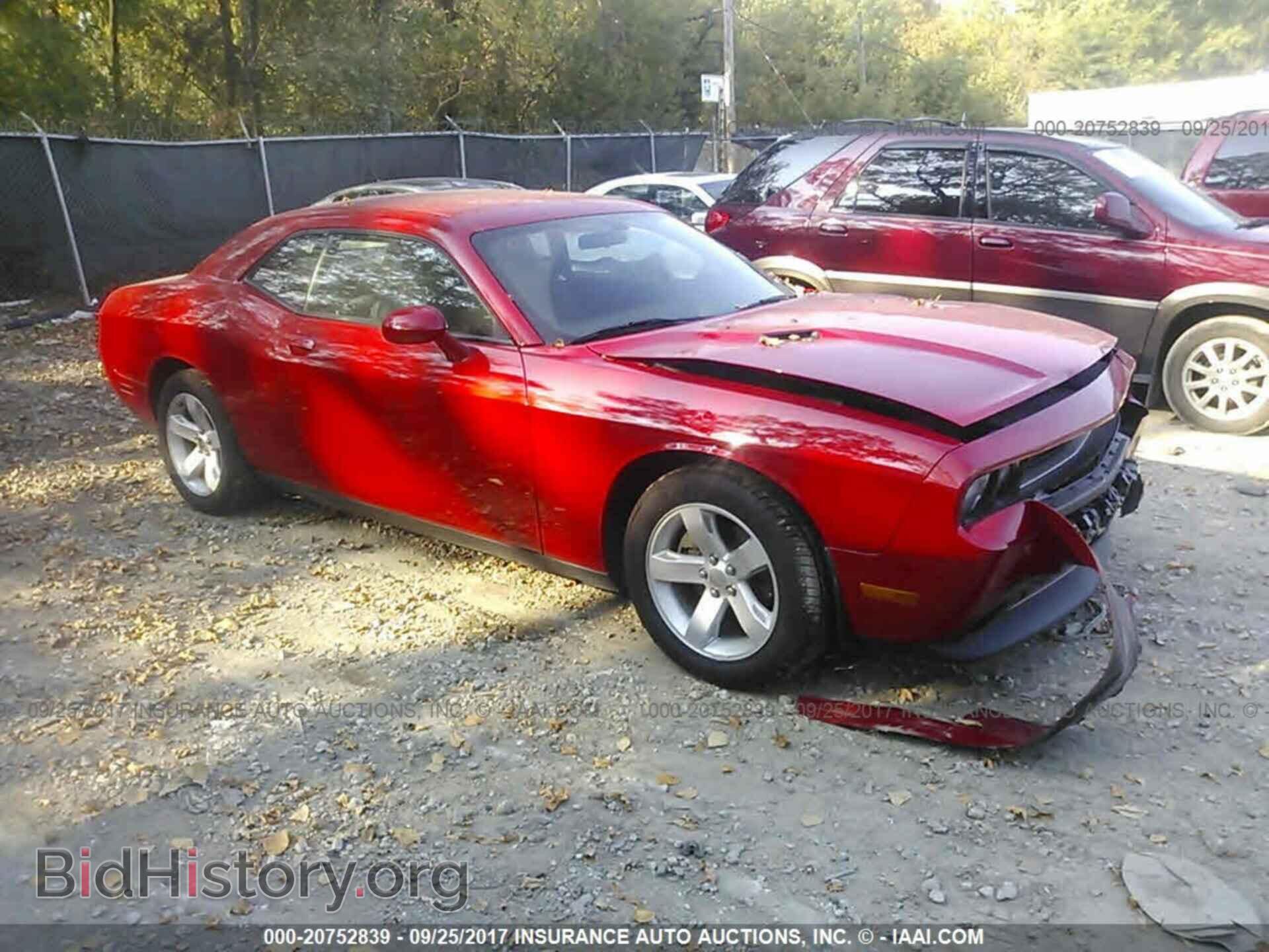 Photo 2C3CDYAG5CH243741 - Dodge Challenger 2012