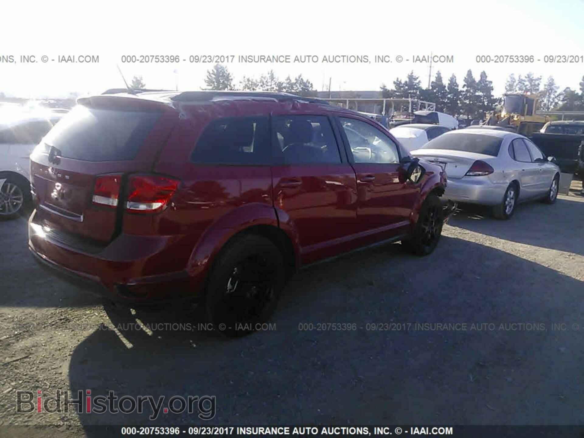 2017 Dodge Journey - VIN: 3C4PDCBBXHT534804 - Photo 4