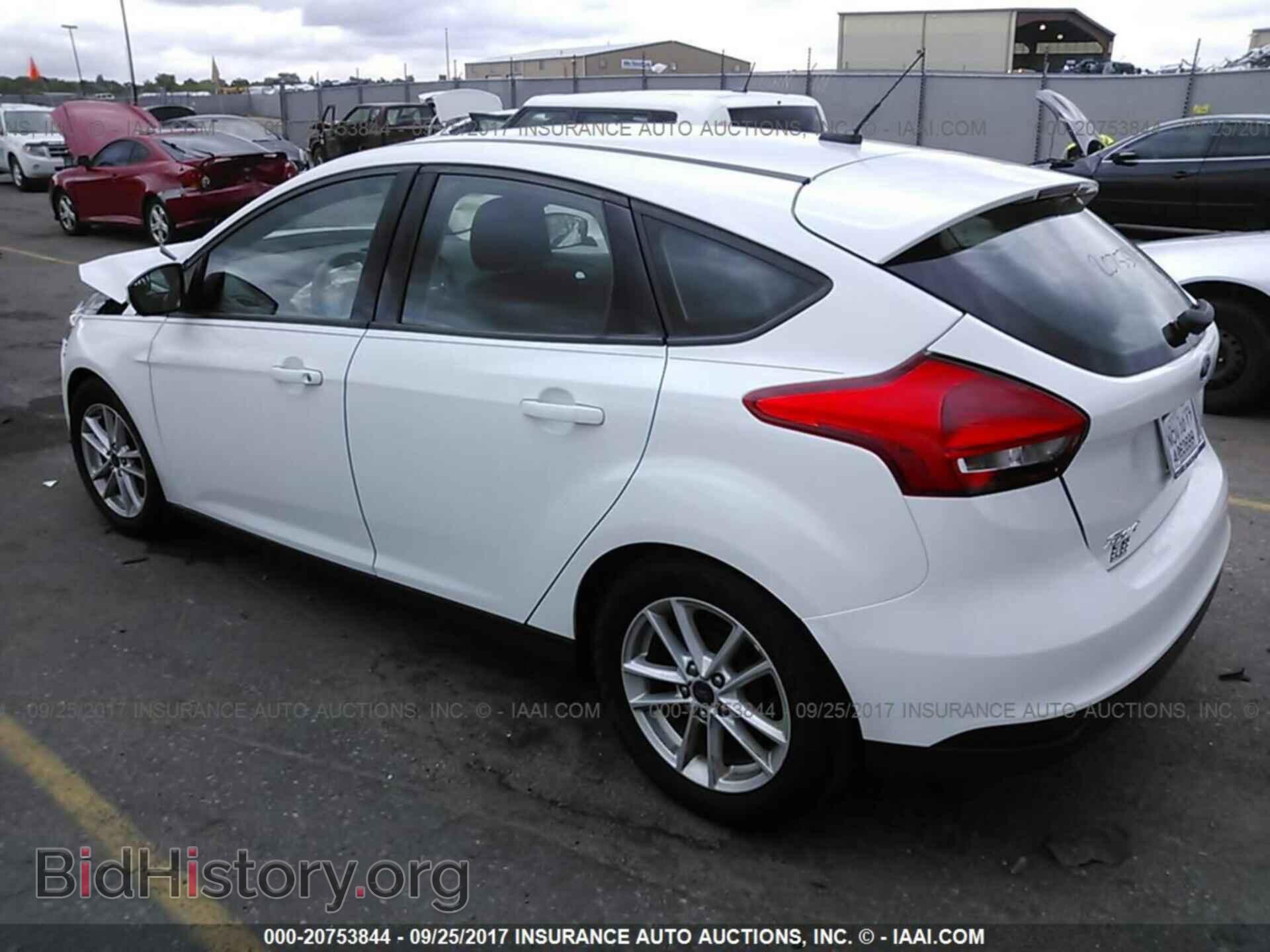 2016 Ford Focus - VIN: 1FADP3K23GL290245 - Photo 3