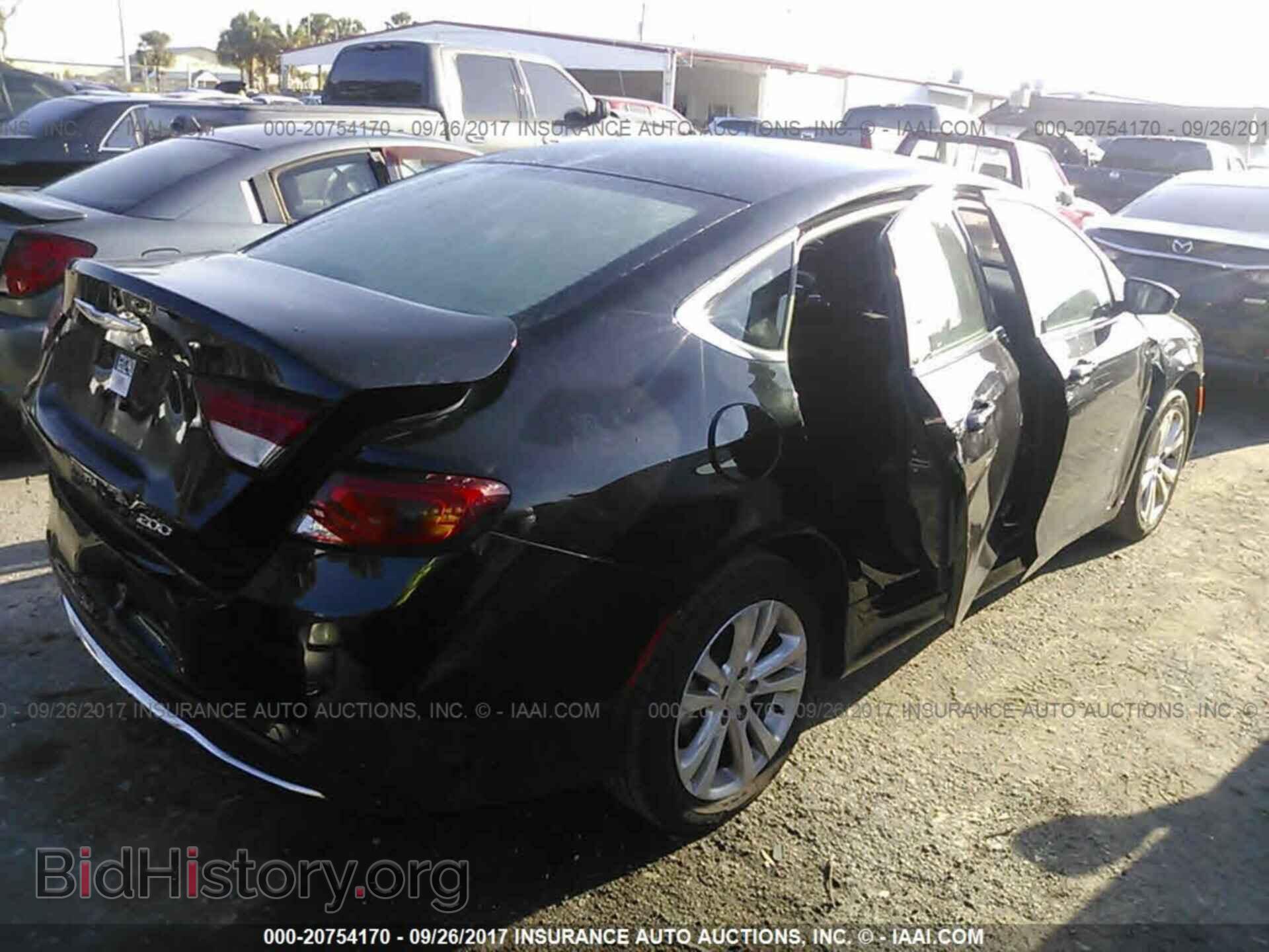 2015 Chrysler 200 - VIN: 1C3CCCAB9FN631240 - Photo 4
