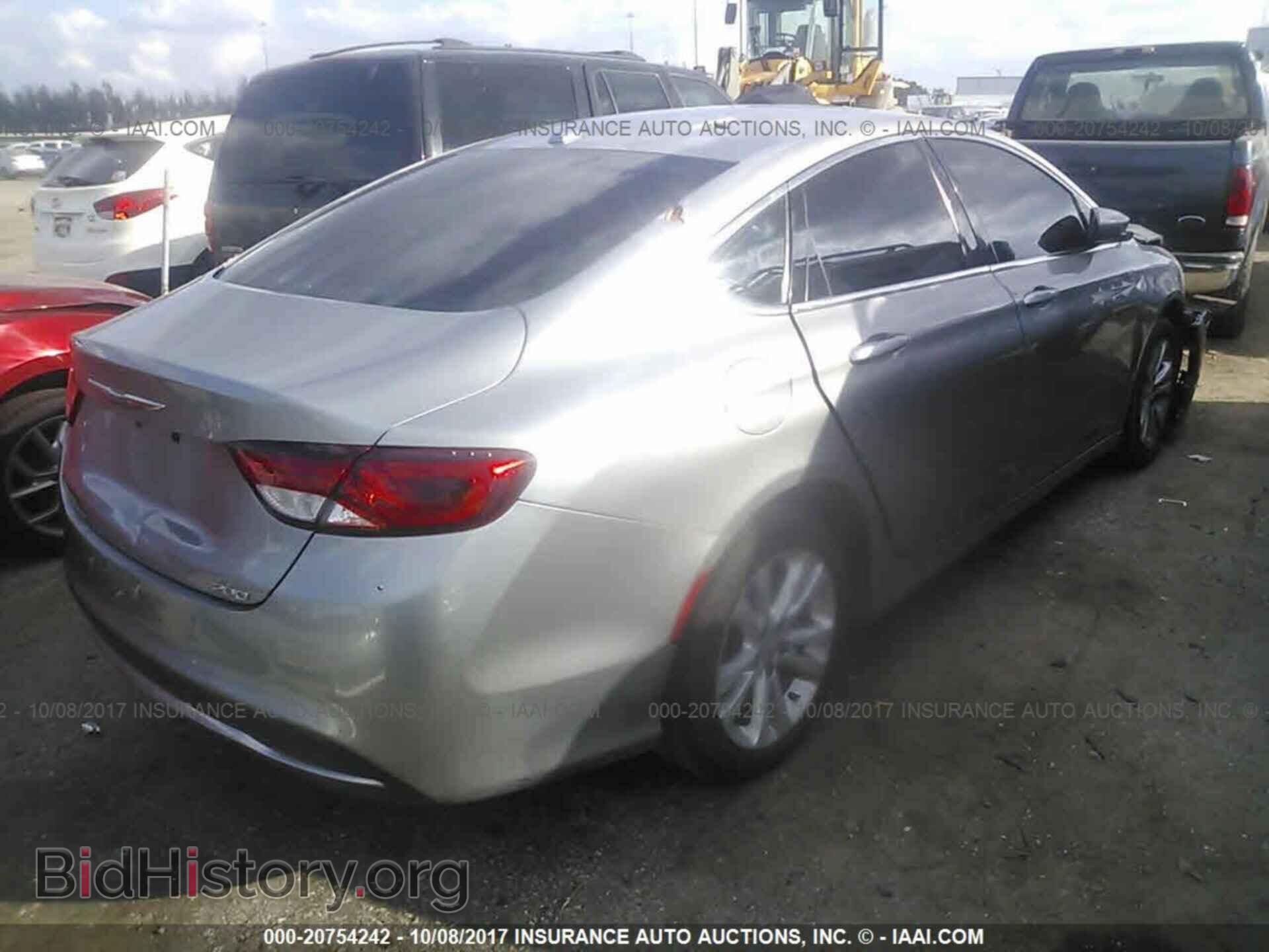 2015 Chrysler 200 - VIN: 1C3CCCAB7FN595368 - Photo 4