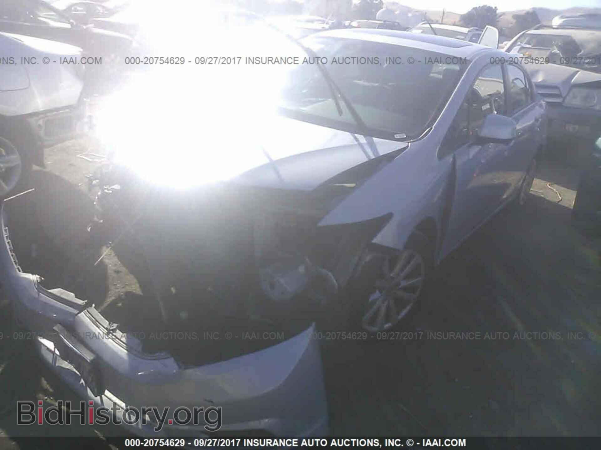 2012 Honda Civic - VIN: 2HGFB2F99CH504859 - Photo 2