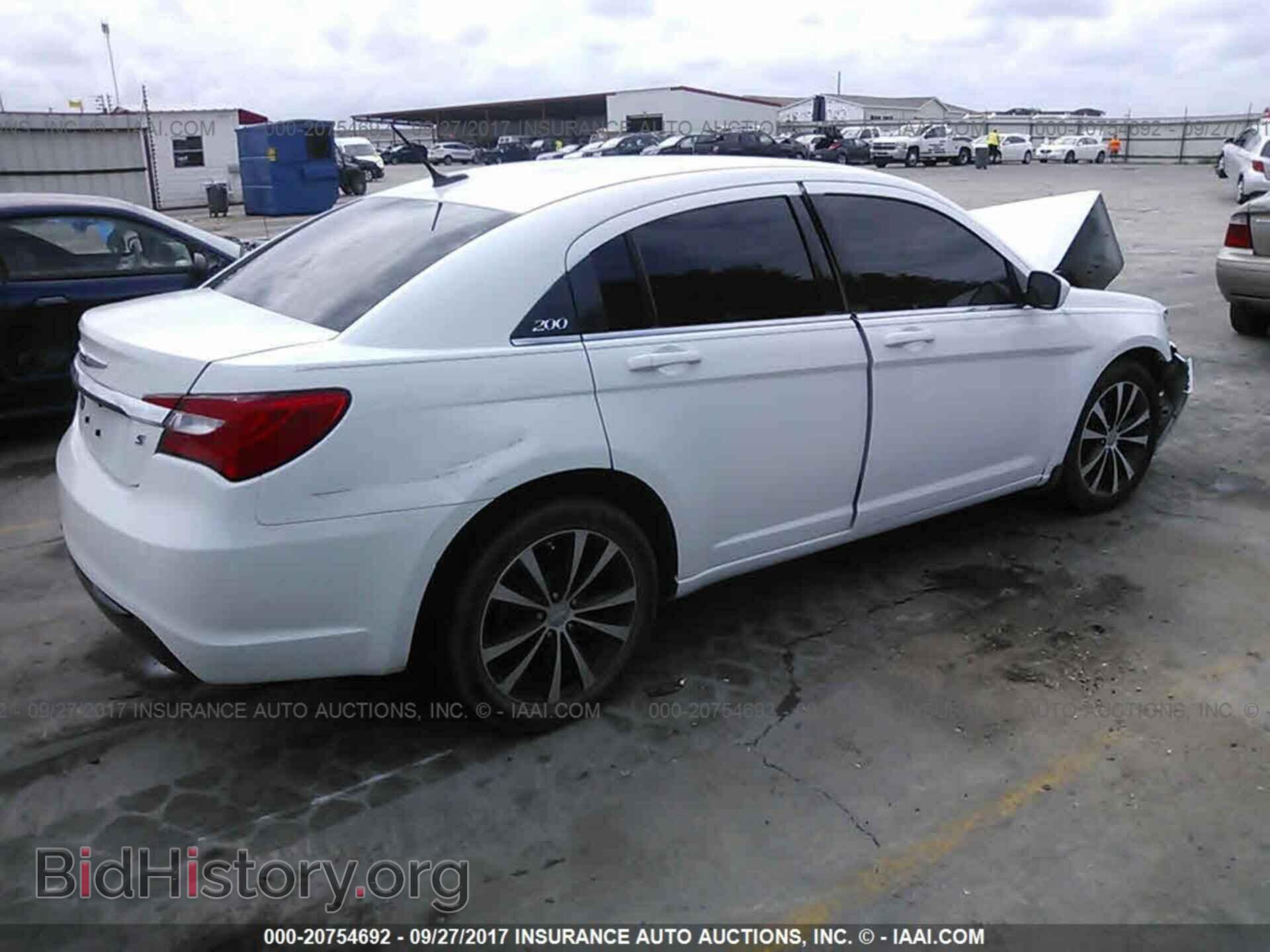 2013 Chrysler 200 - VIN: 1C3CCBBG7DN744847 - Фото 4