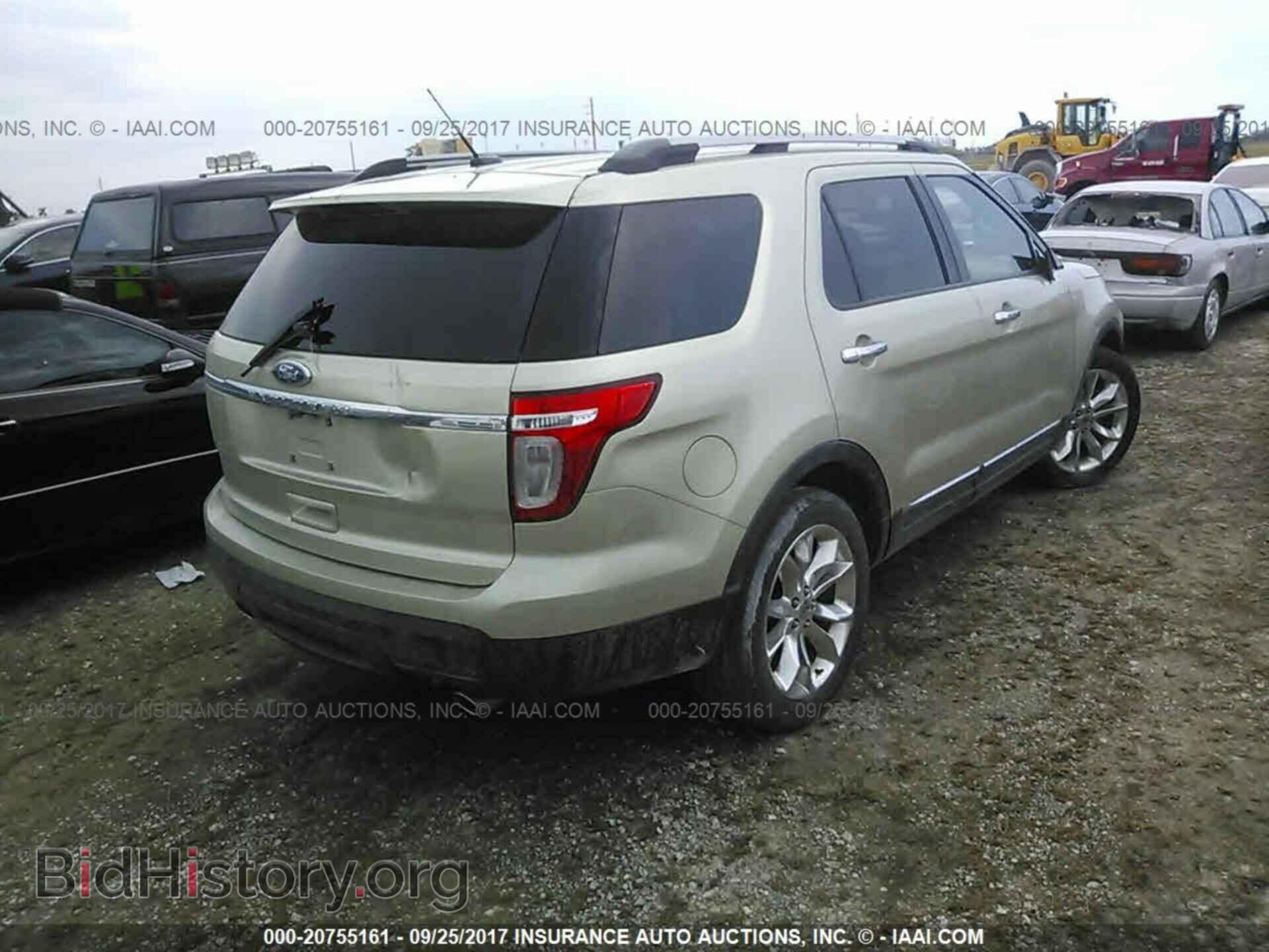 2011 Ford Explorer - VIN: 1FMHK7D89BGA18119 - Photo 4