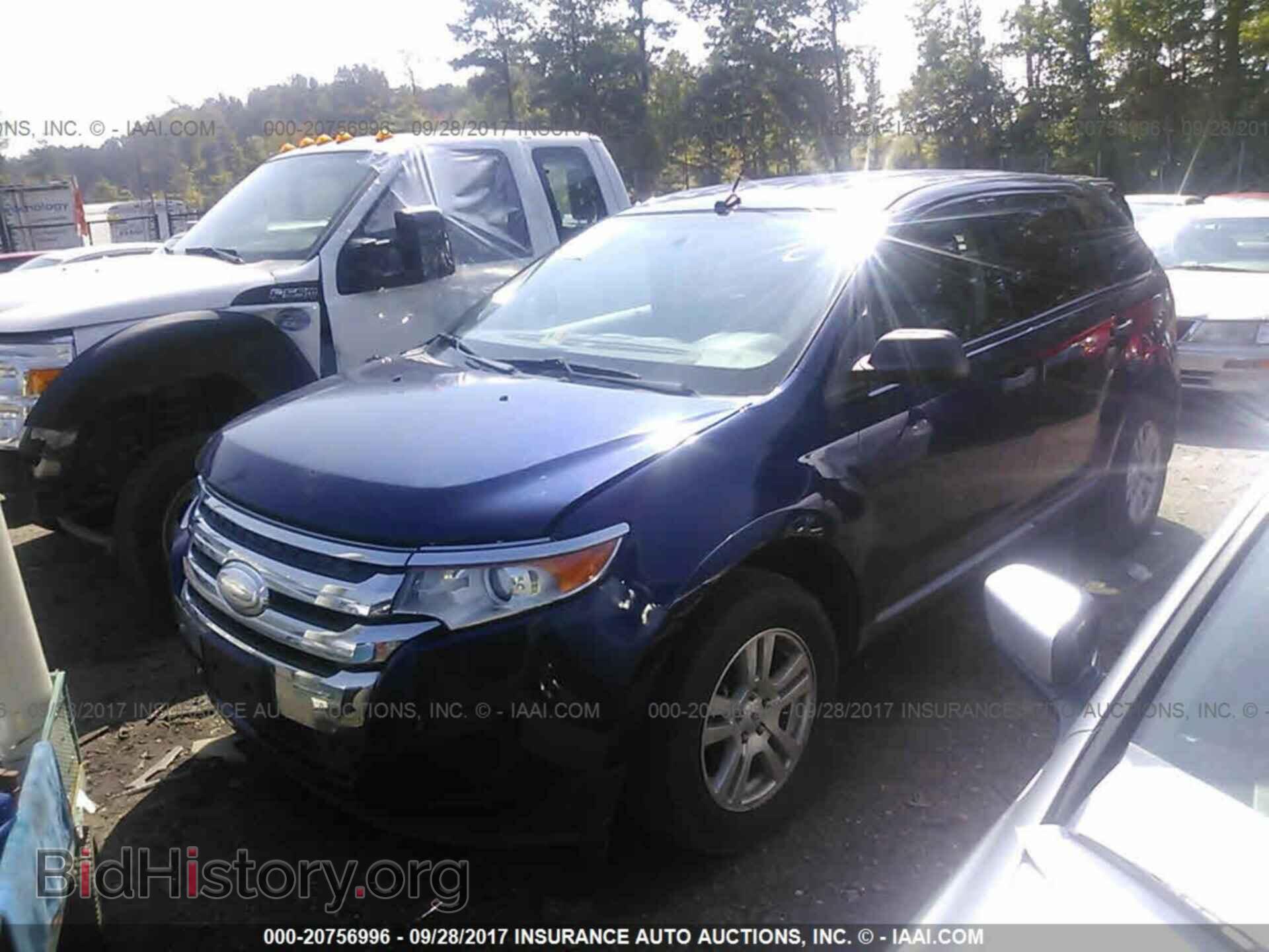 2011 Ford Edge - VIN: 2FMDK3GC1BBB40620 - Photo 2
