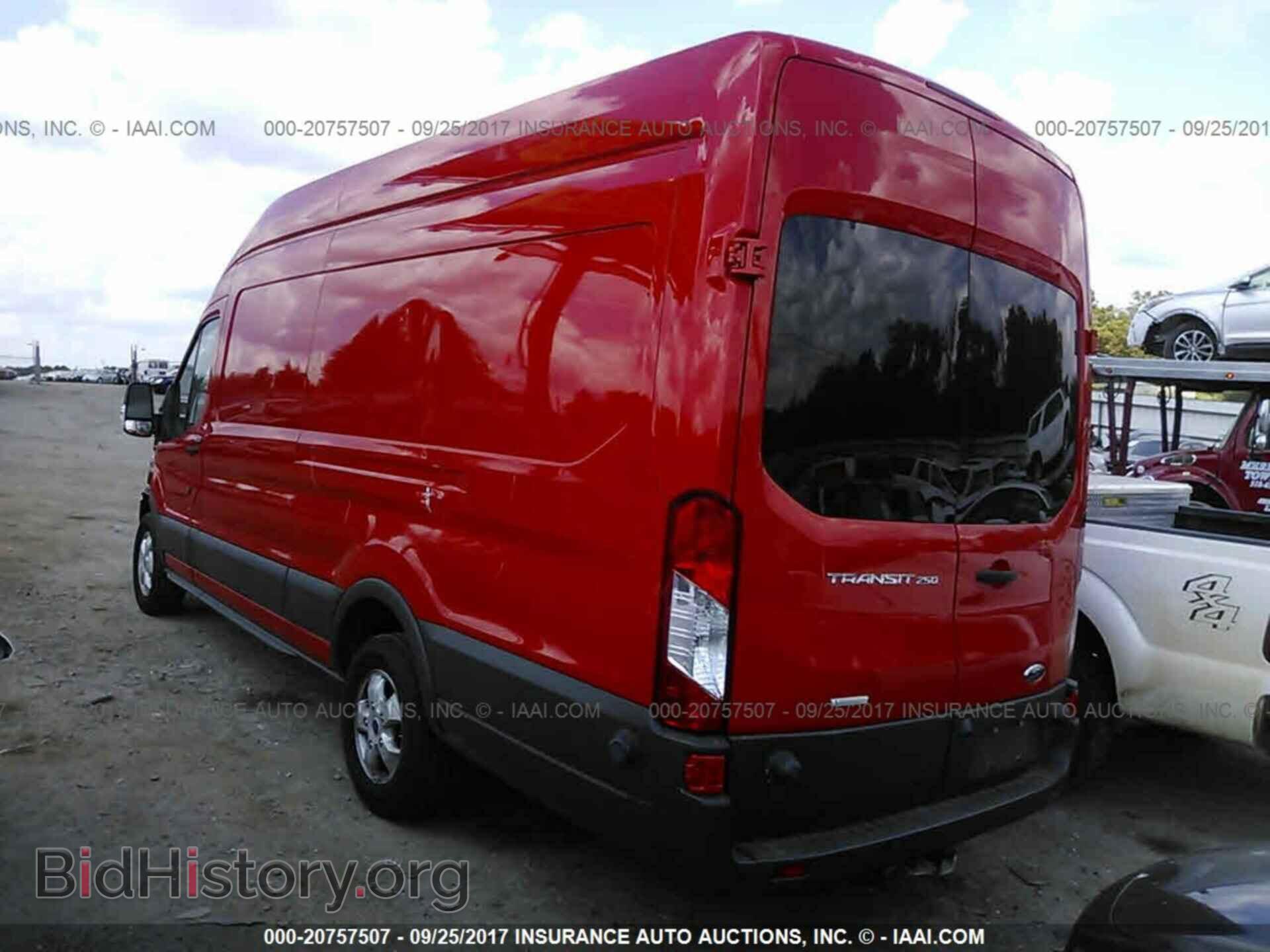 2017 Ford Transit - VIN: 1FTYR3XG9HKA33558 - Фото 3