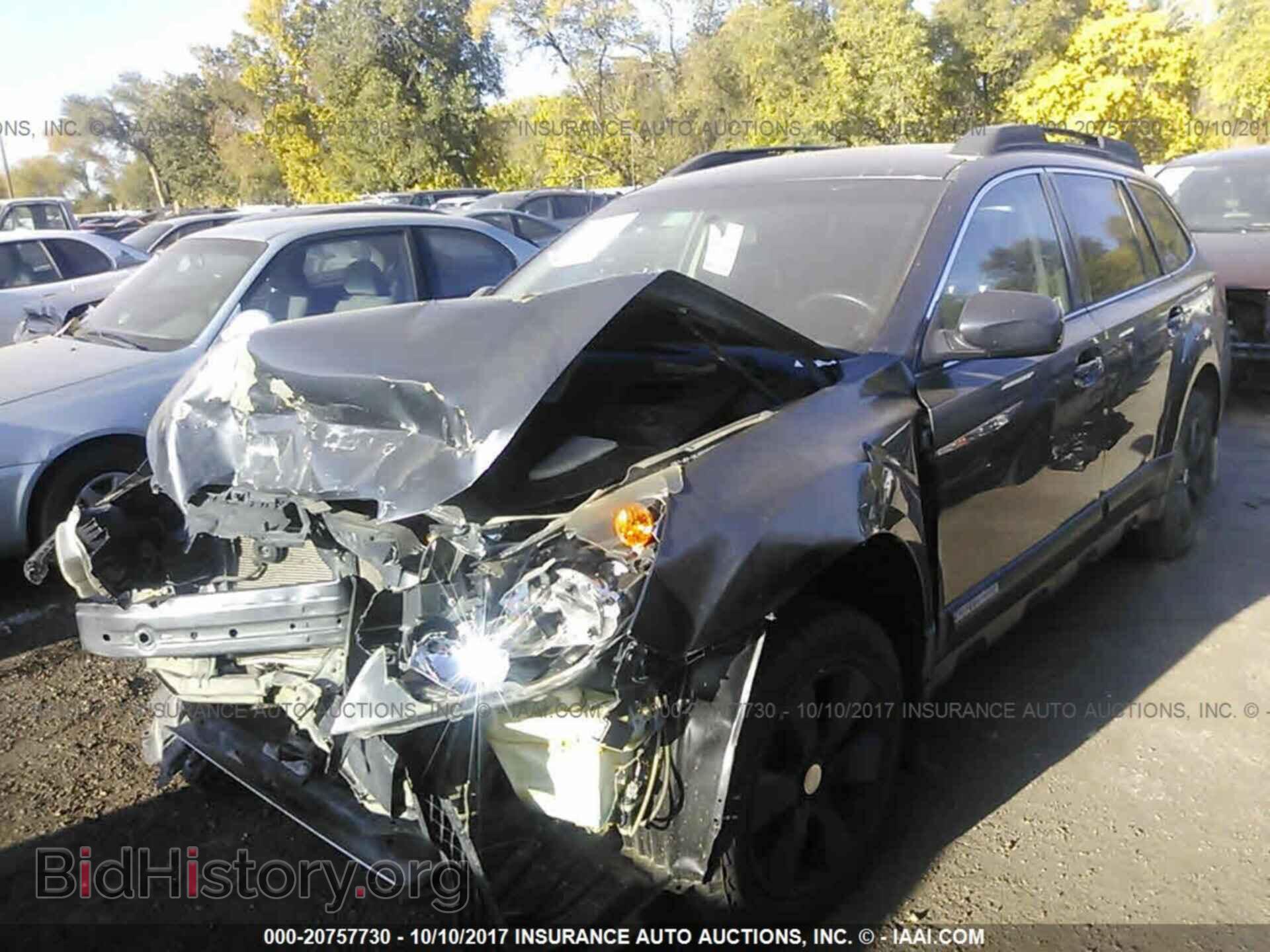 2011 Subaru Outback - VIN: 4S4BRBCC4B3418431 - Фото 2
