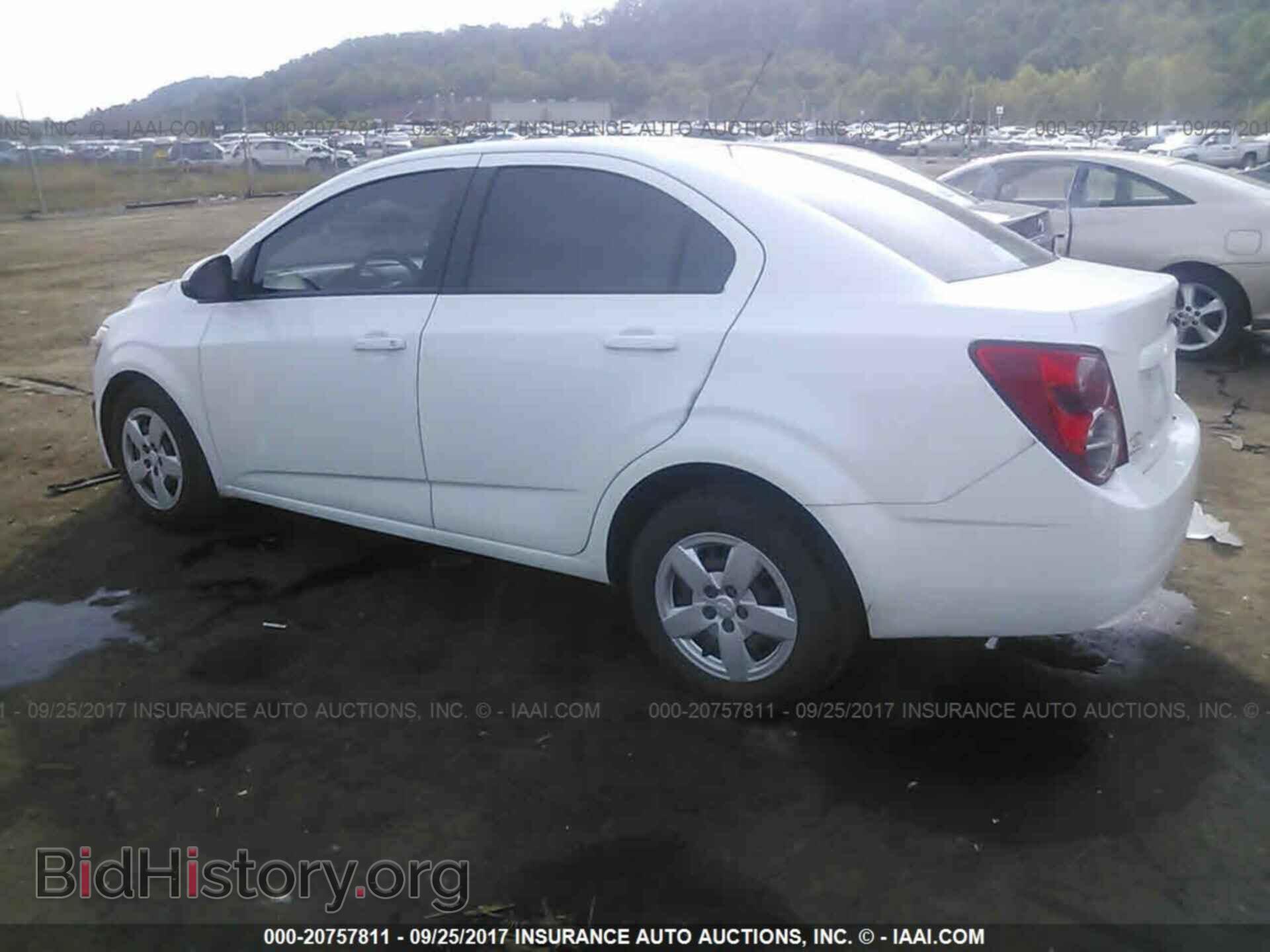 2015 Chevrolet Sonic - VIN: 1G1JB5SH5F4100197 - Фото 3