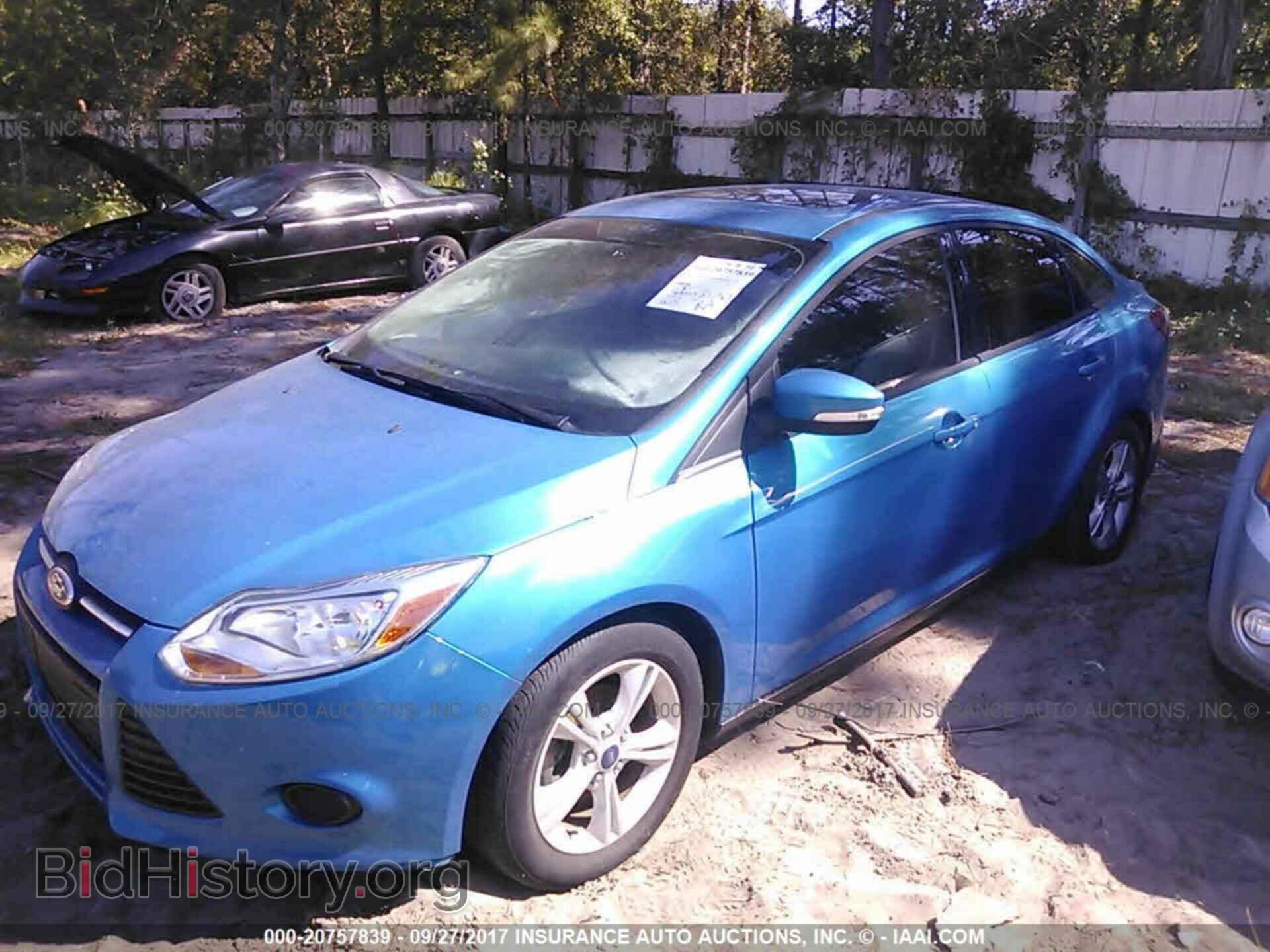 2014 Ford Focus - VIN: 1FADP3F22EL417221 - Фото 2
