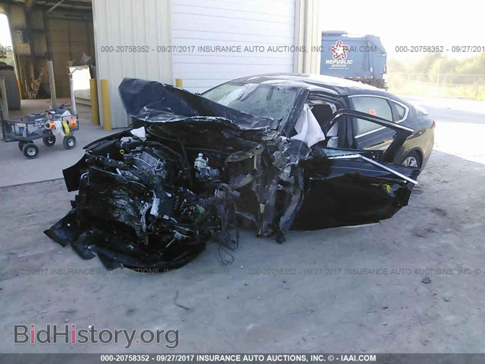 2017 Chrysler 200 - VIN: 1C3CCCFB5HN502861 - Фото 2